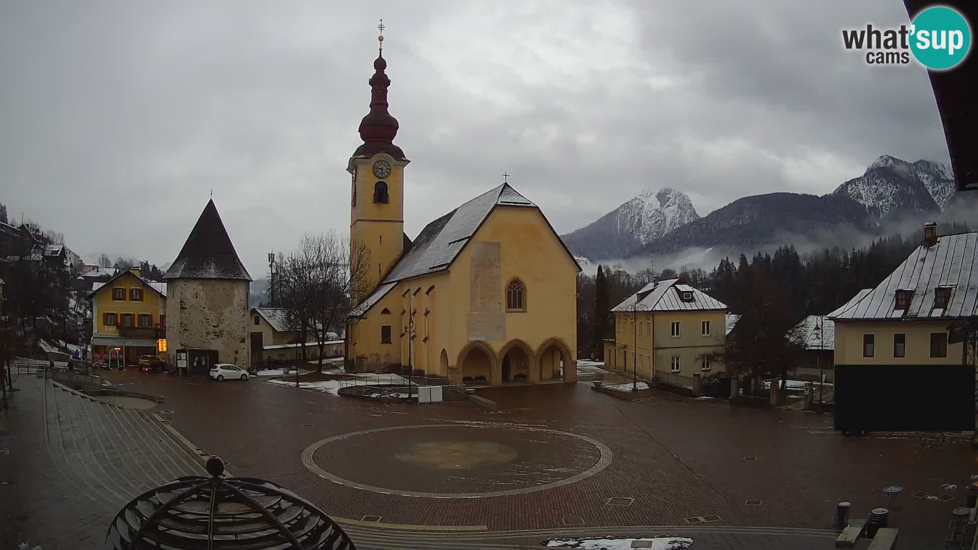 Tarvis – Platz Unità / Kirche SS.Pietro und Paolo Apostoli