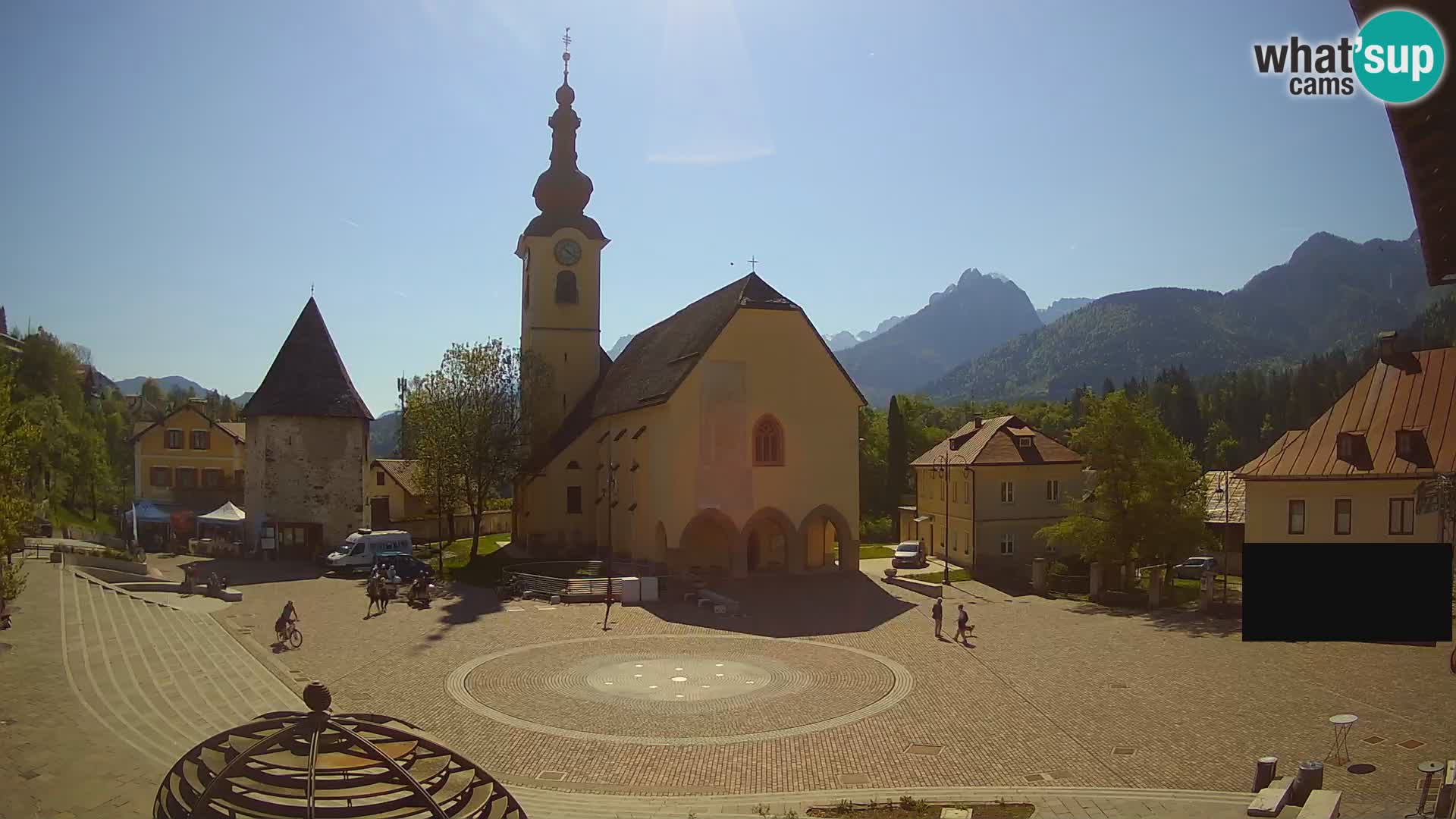 Tarvis – Platz Unità / Kirche SS.Pietro und Paolo Apostoli