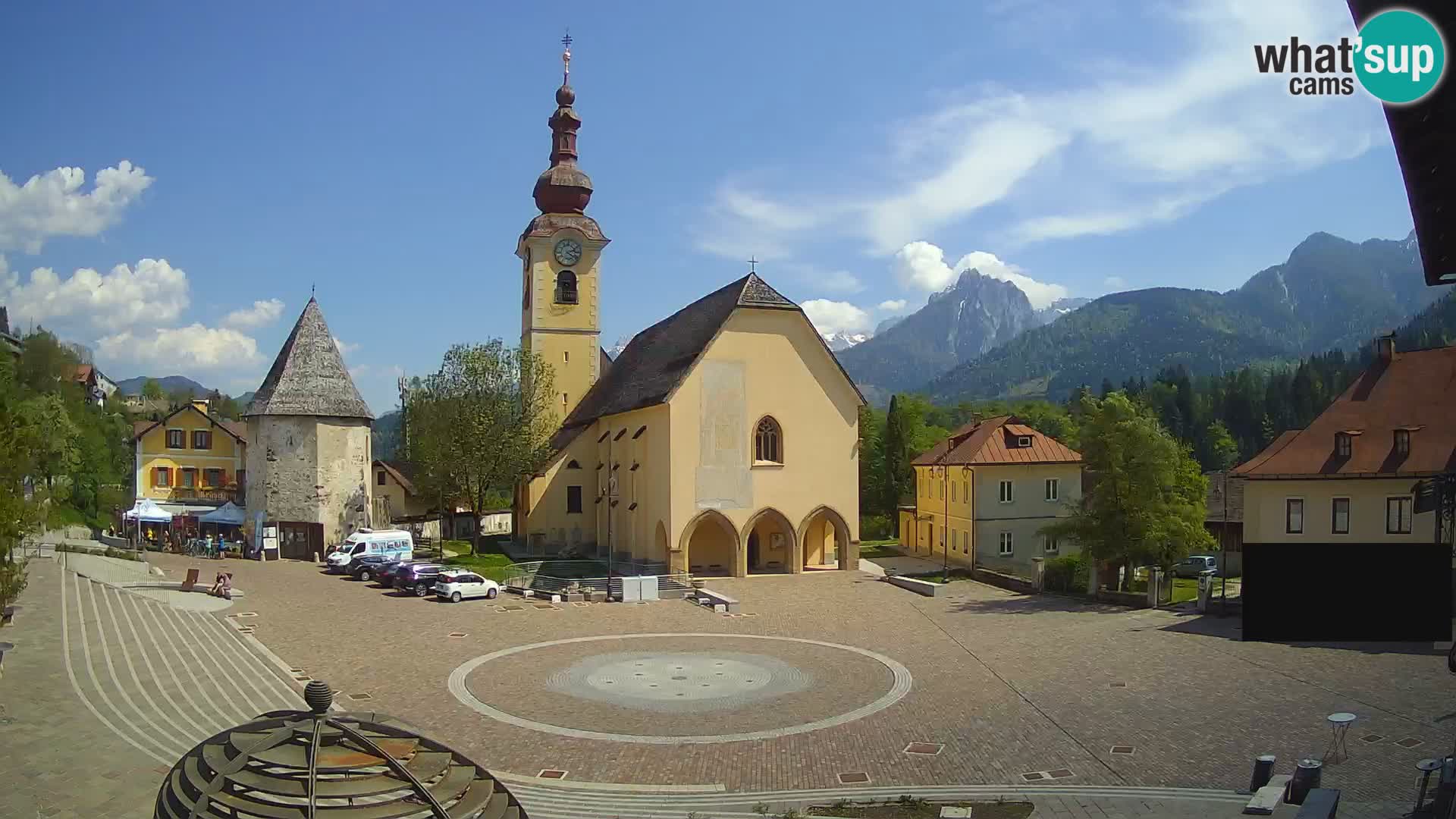 Tarvisio – plaza Unità / Iglesia SS.Pietro e Paolo Apostoli