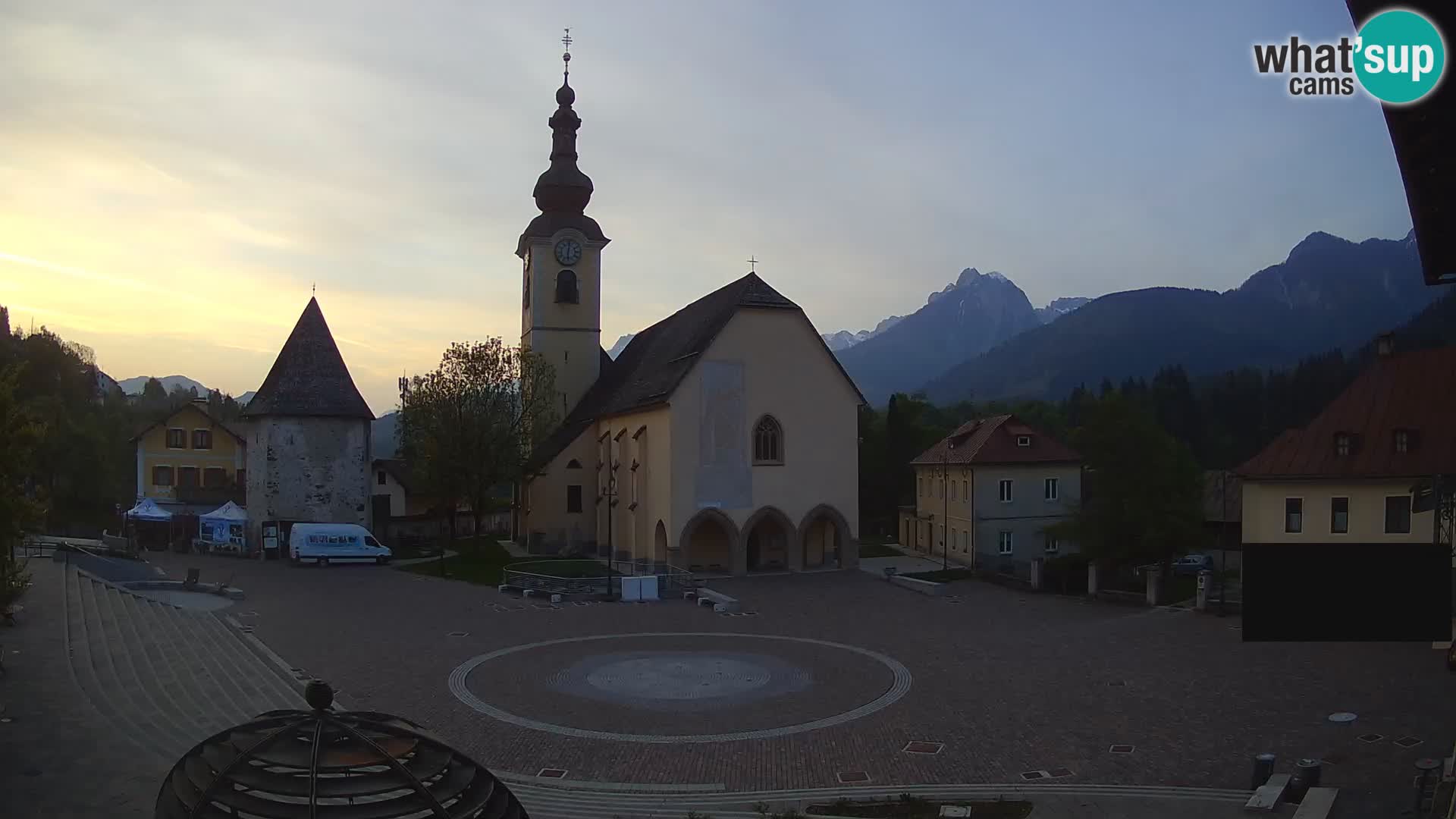 Tarvis – Platz Unità / Kirche SS.Pietro und Paolo Apostoli