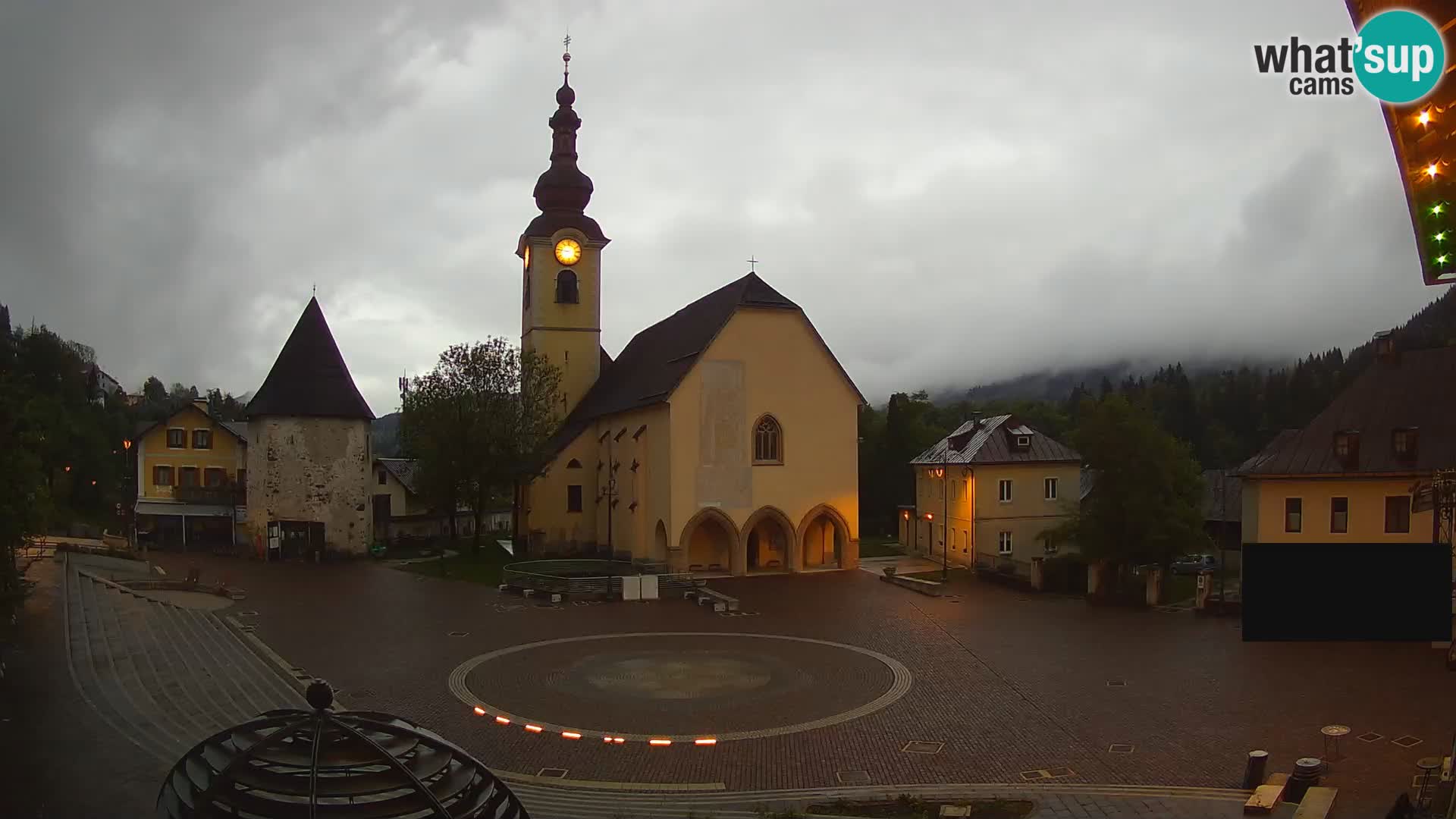 Tarvisio – plaza Unità / Iglesia SS.Pietro e Paolo Apostoli