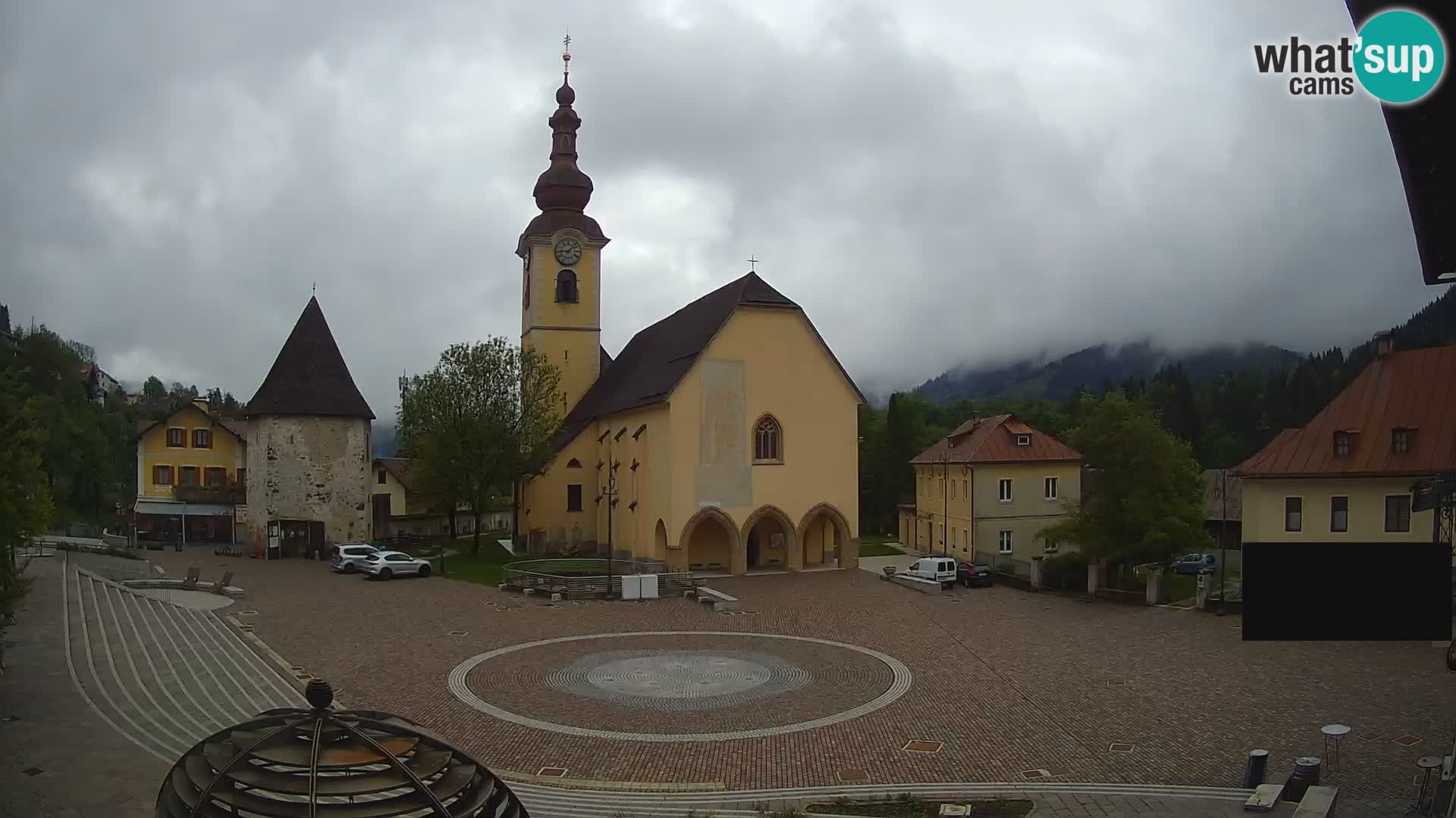 Tarvis – Platz Unità / Kirche SS.Pietro und Paolo Apostoli
