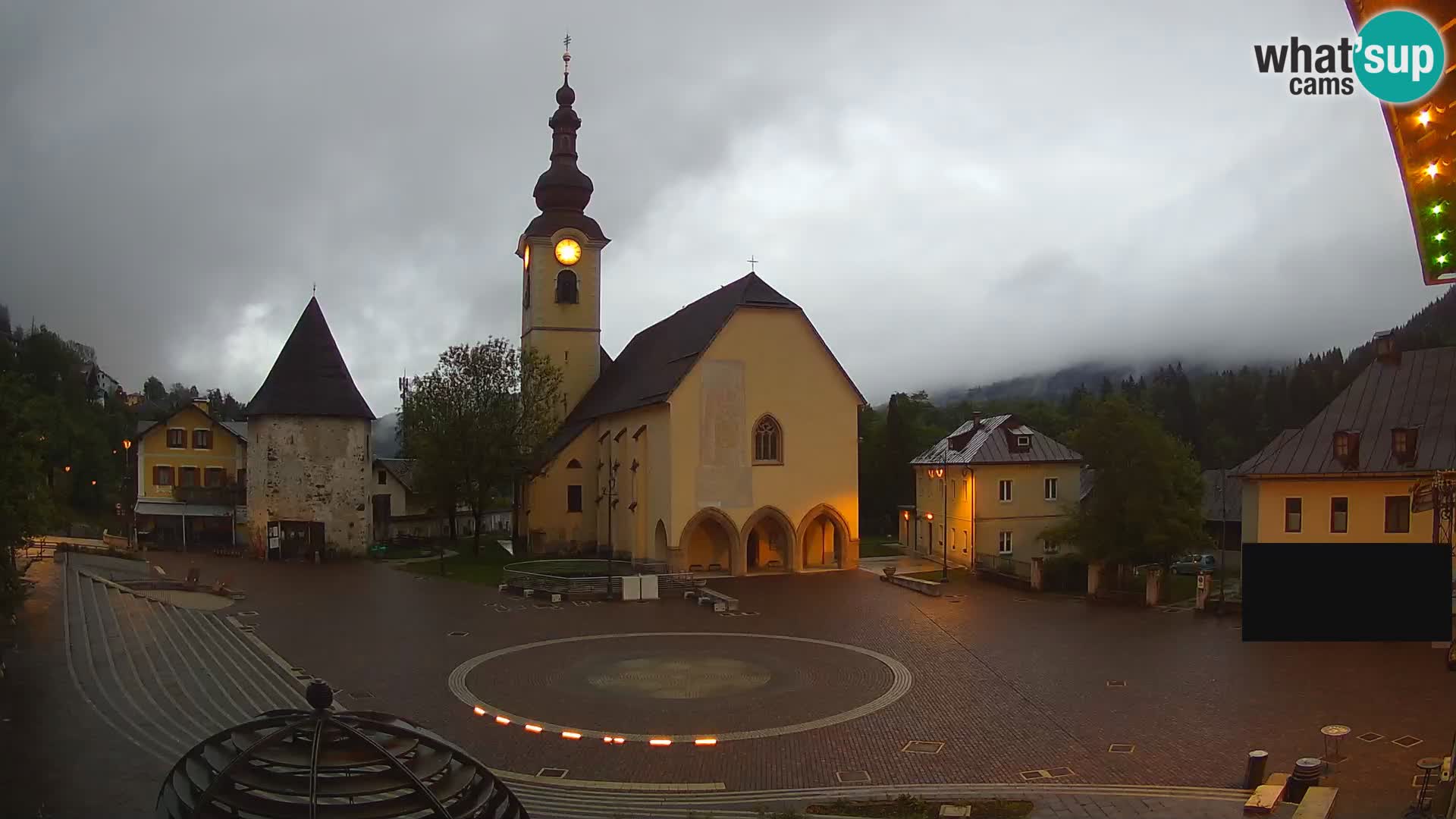 Tarvisio – plaza Unità / Iglesia SS.Pietro e Paolo Apostoli