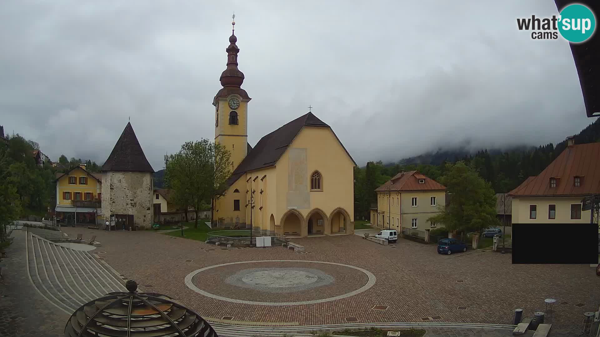 Tarvisio – plaza Unità / Iglesia SS.Pietro e Paolo Apostoli