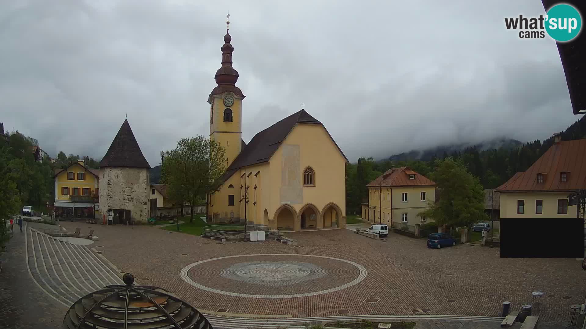 Tarvisio – carré Unità / église SS.Pietro e Paolo Apostoli