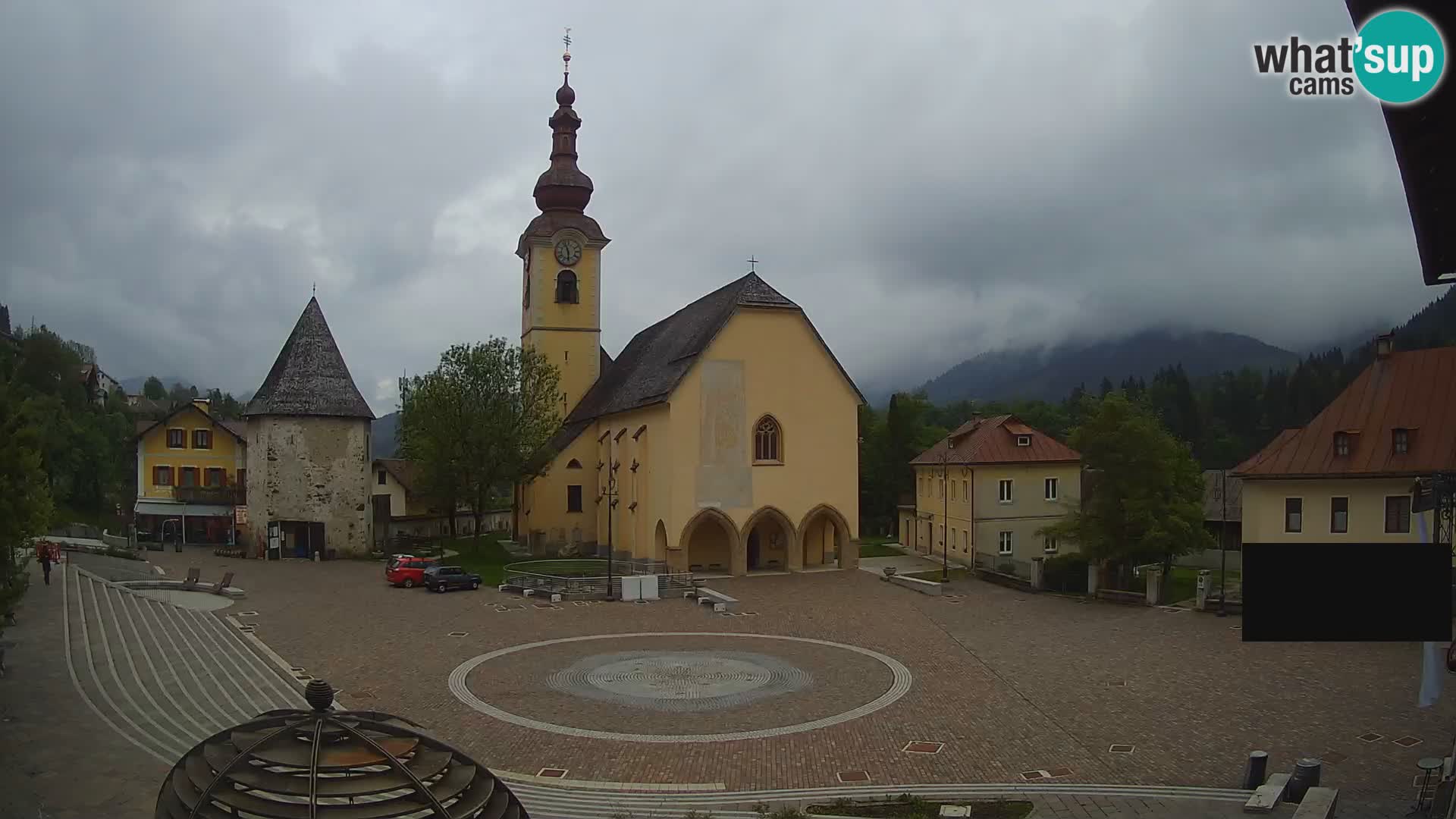 Tarvisio – plaza Unità / Iglesia SS.Pietro e Paolo Apostoli