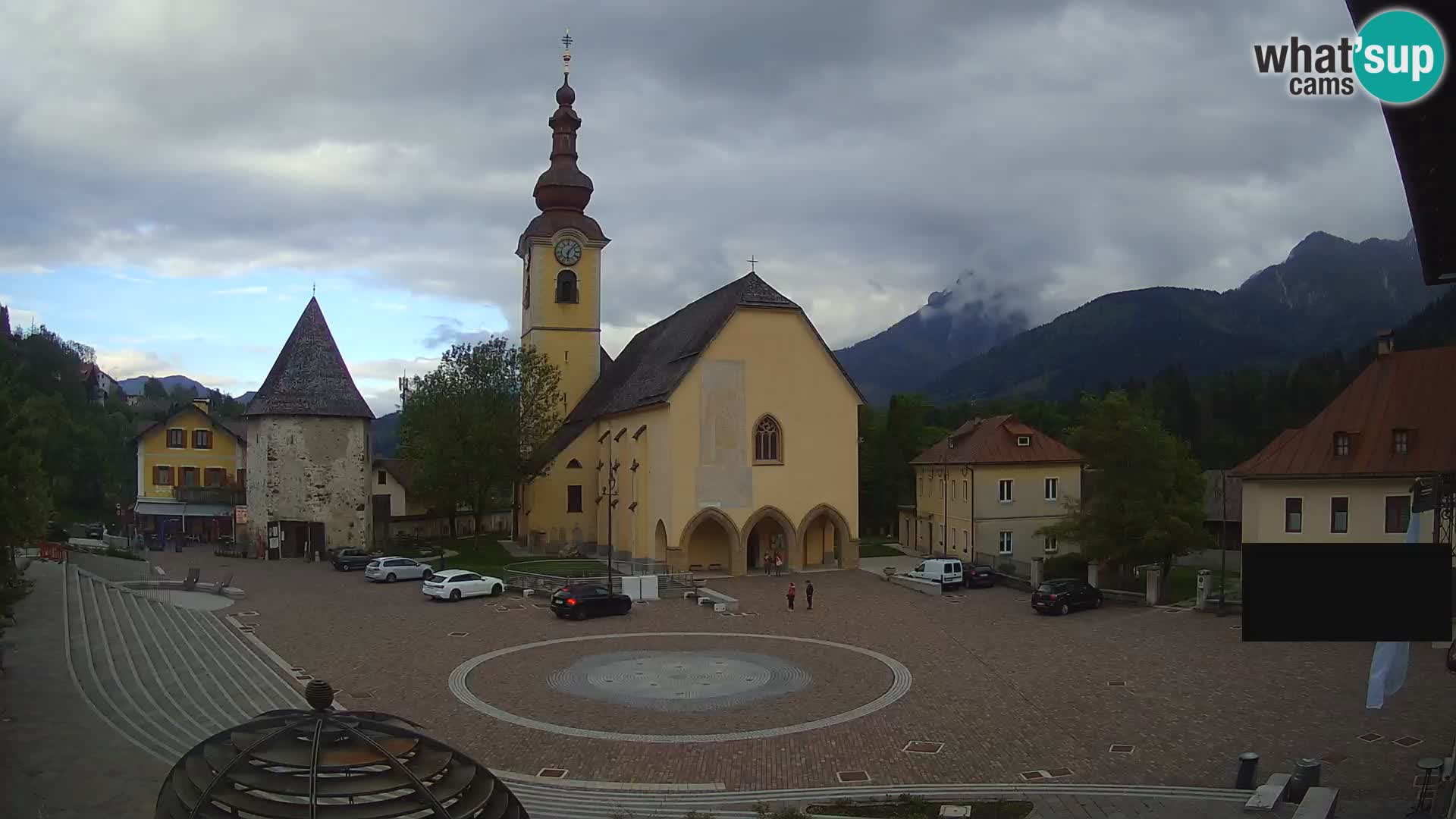 Tarvisio – plaza Unità / Iglesia SS.Pietro e Paolo Apostoli