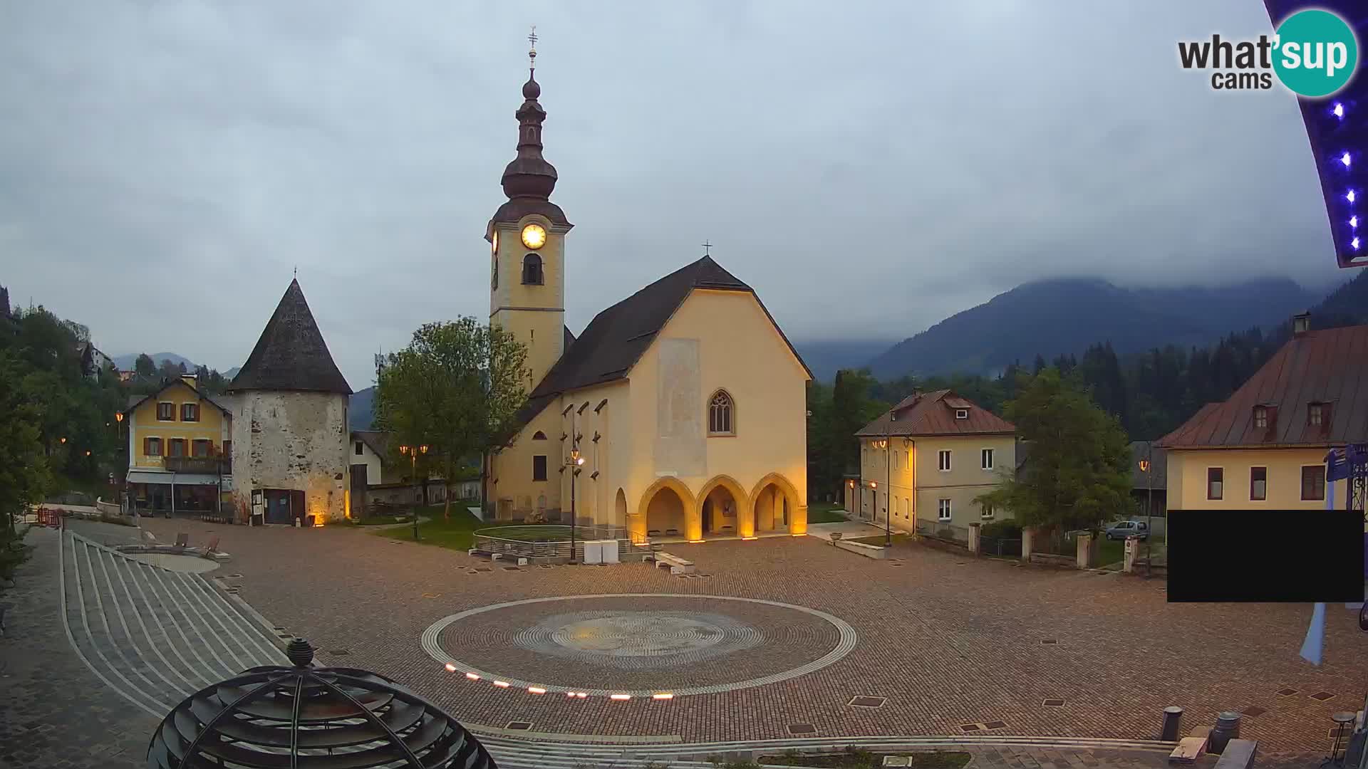 Tarvisio – carré Unità / église SS.Pietro e Paolo Apostoli