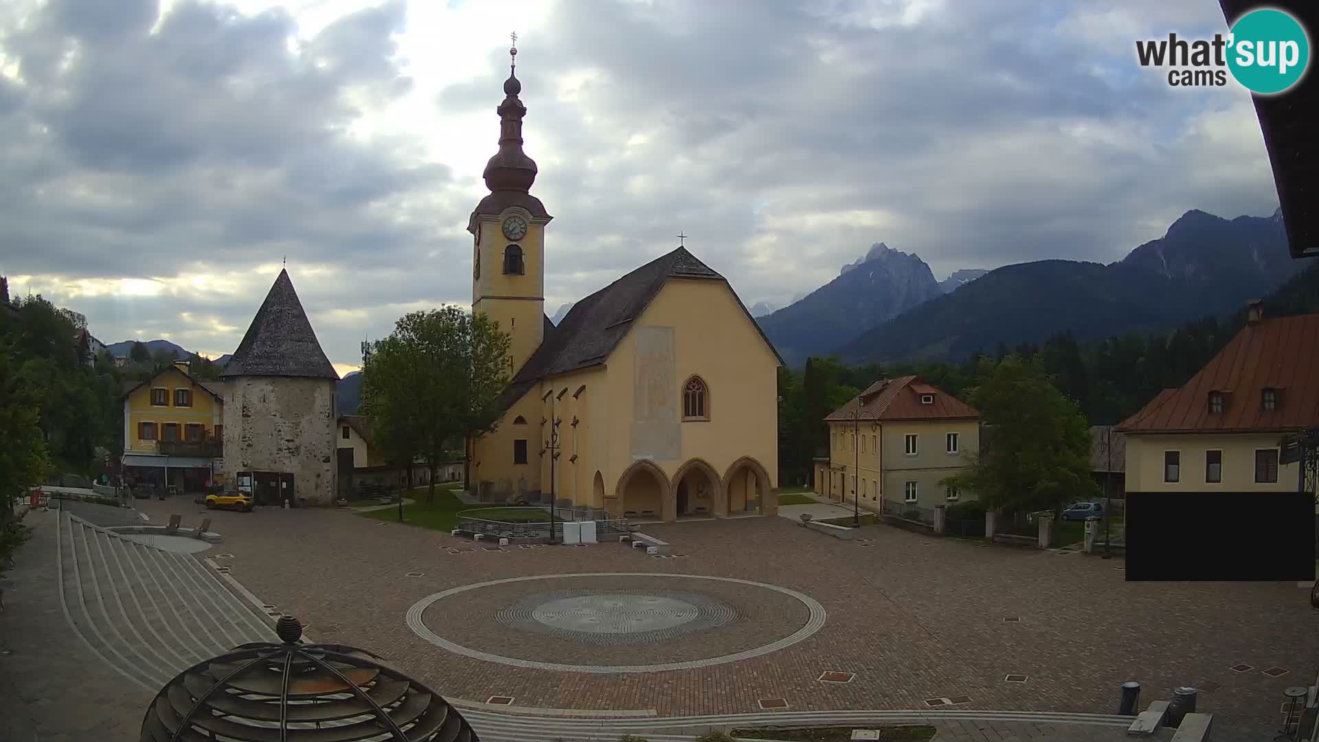 Tarvis – Platz Unità / Kirche SS.Pietro und Paolo Apostoli