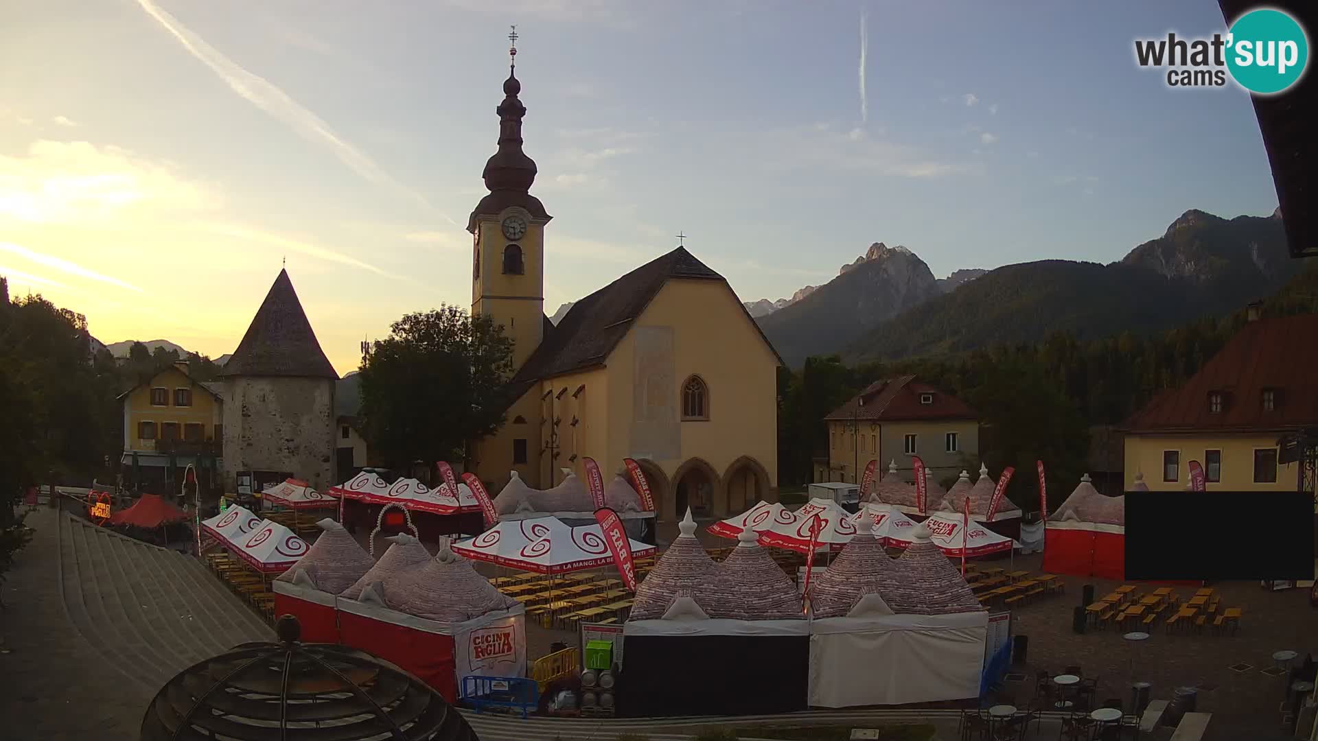 Tarvisio – plaza Unità / Iglesia SS.Pietro e Paolo Apostoli