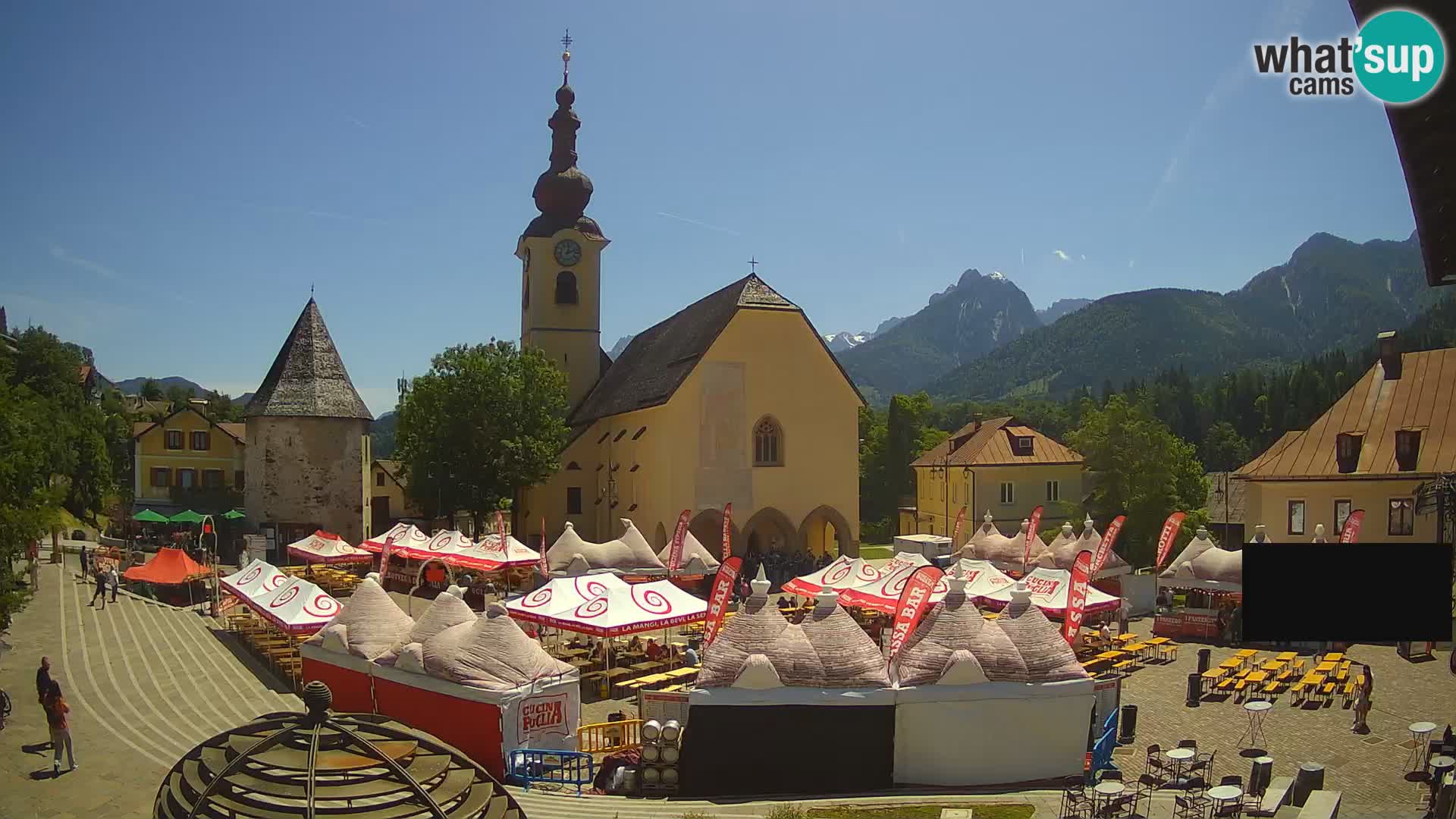 Tarvisio – plaza Unità / Iglesia SS.Pietro e Paolo Apostoli