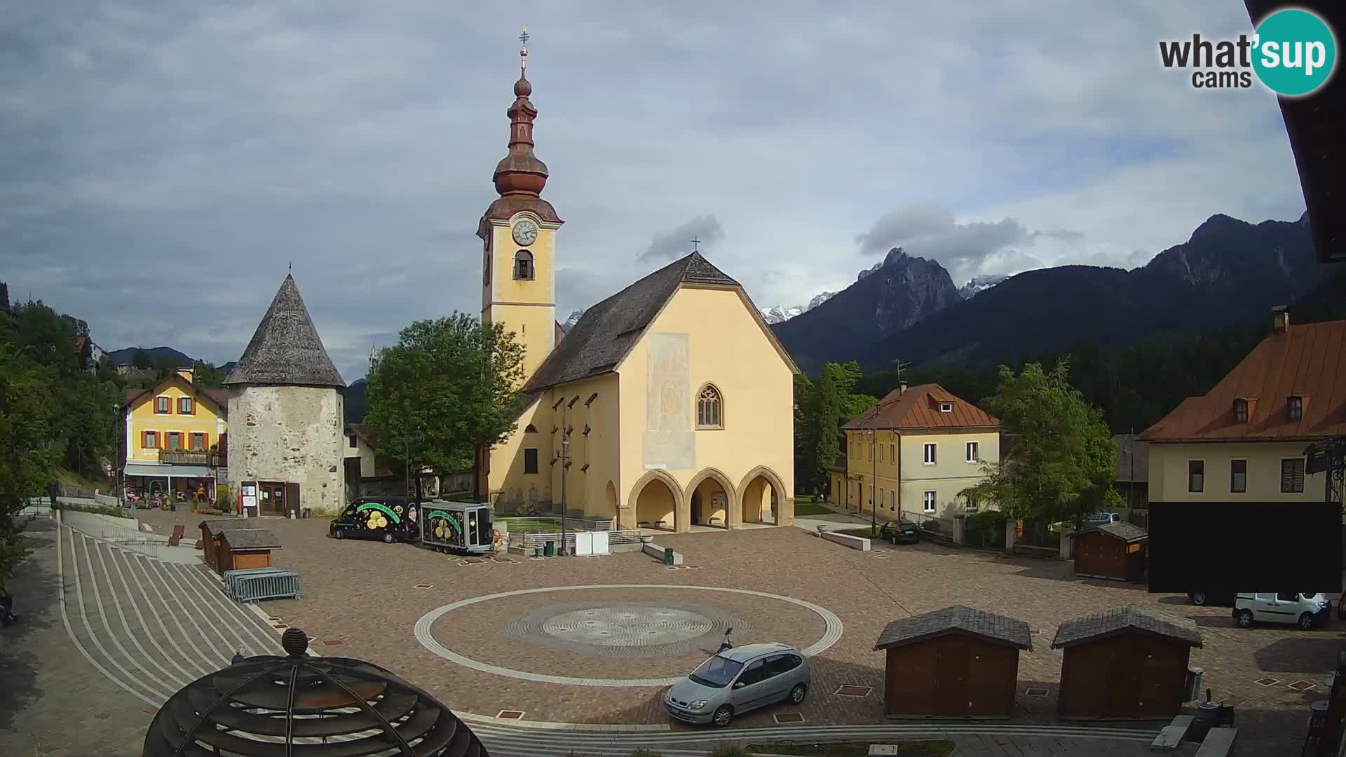 Tarvis – Platz Unità / Kirche SS.Pietro und Paolo Apostoli