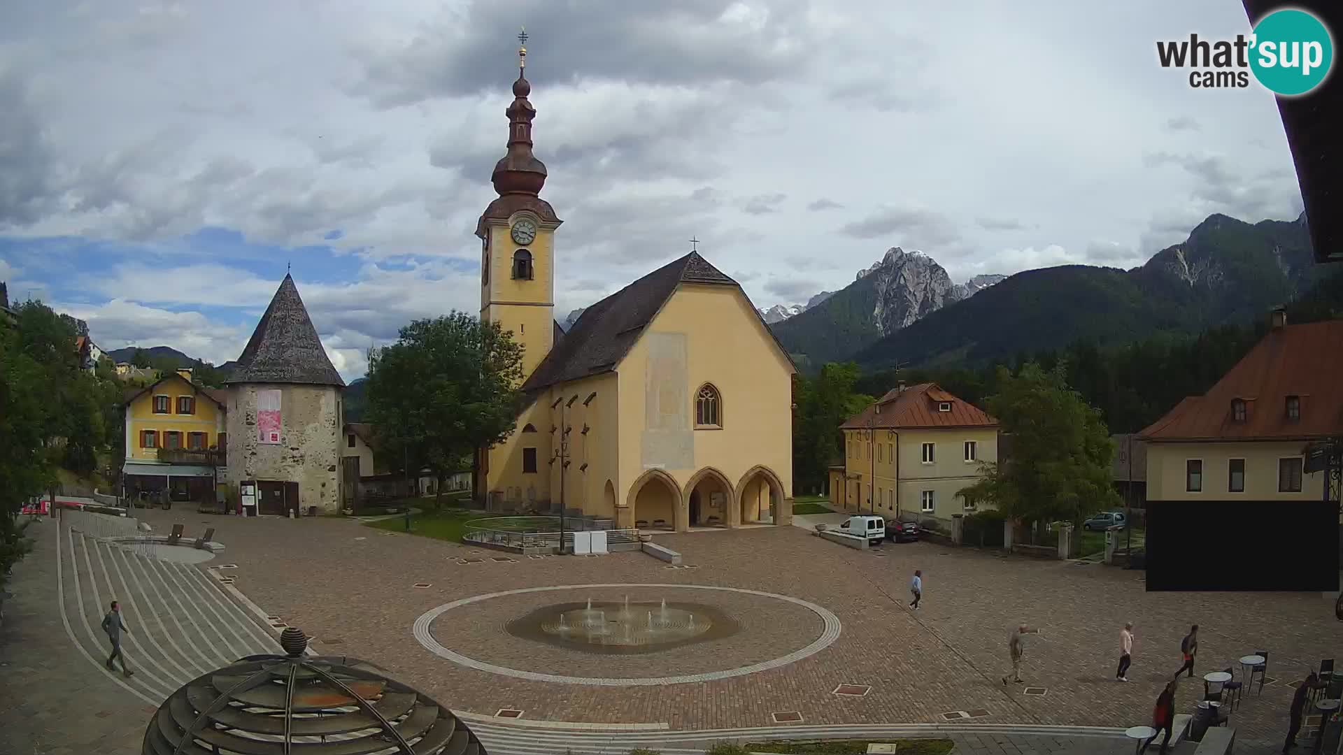 Tarvisio – plaza Unità / Iglesia SS.Pietro e Paolo Apostoli