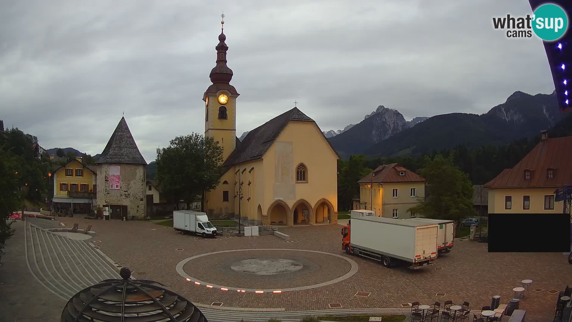 Tarvisio – carré Unità / église SS.Pietro e Paolo Apostoli