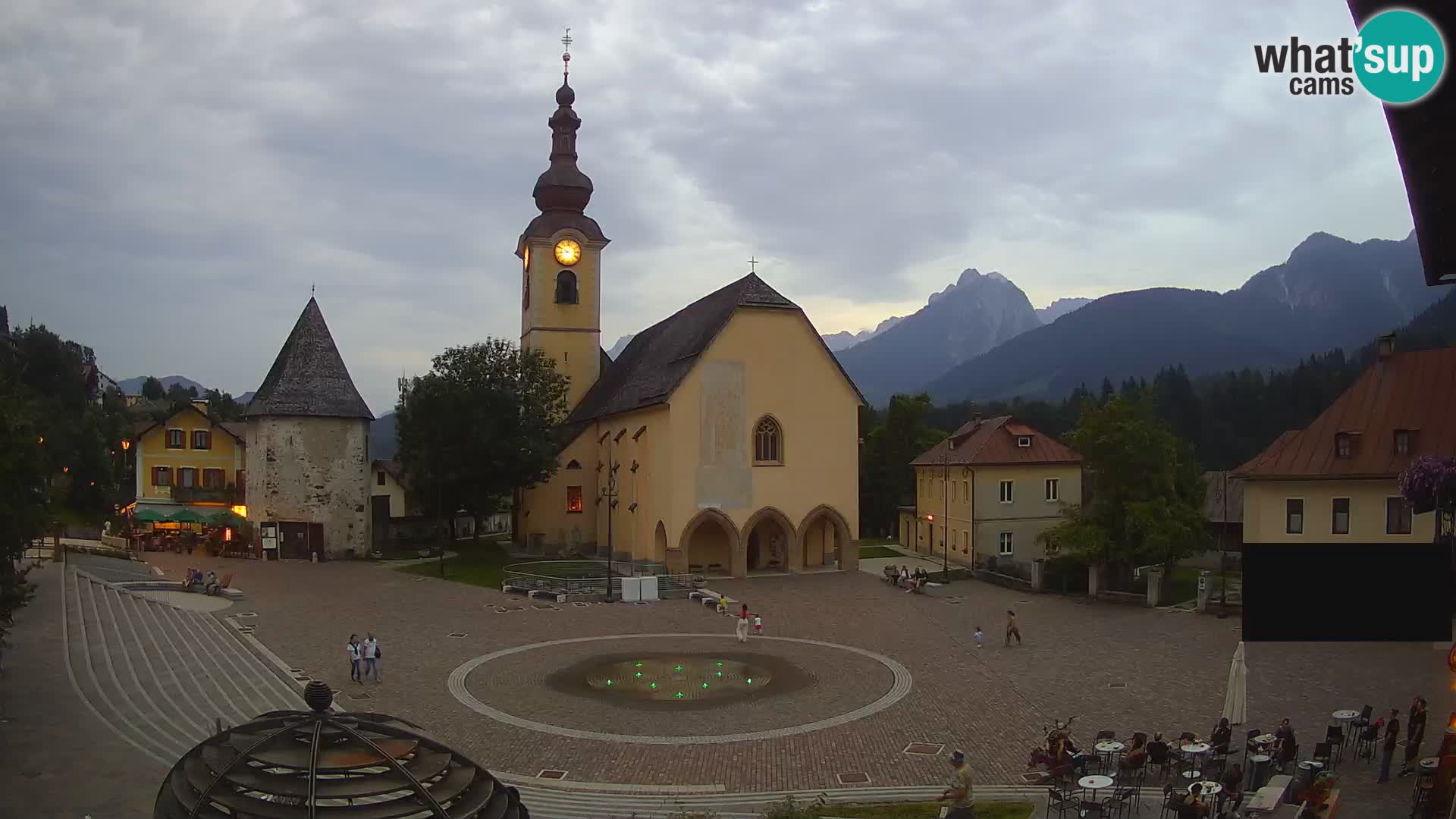 Tarvis – Platz Unità / Kirche SS.Pietro und Paolo Apostoli
