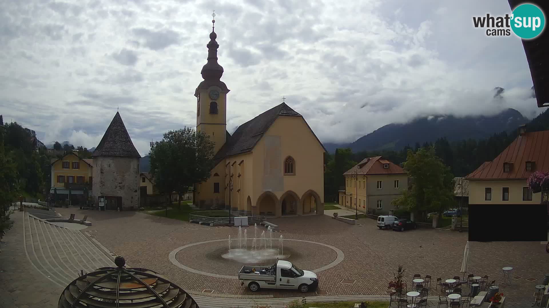 Tarvisio – plaza Unità / Iglesia SS.Pietro e Paolo Apostoli