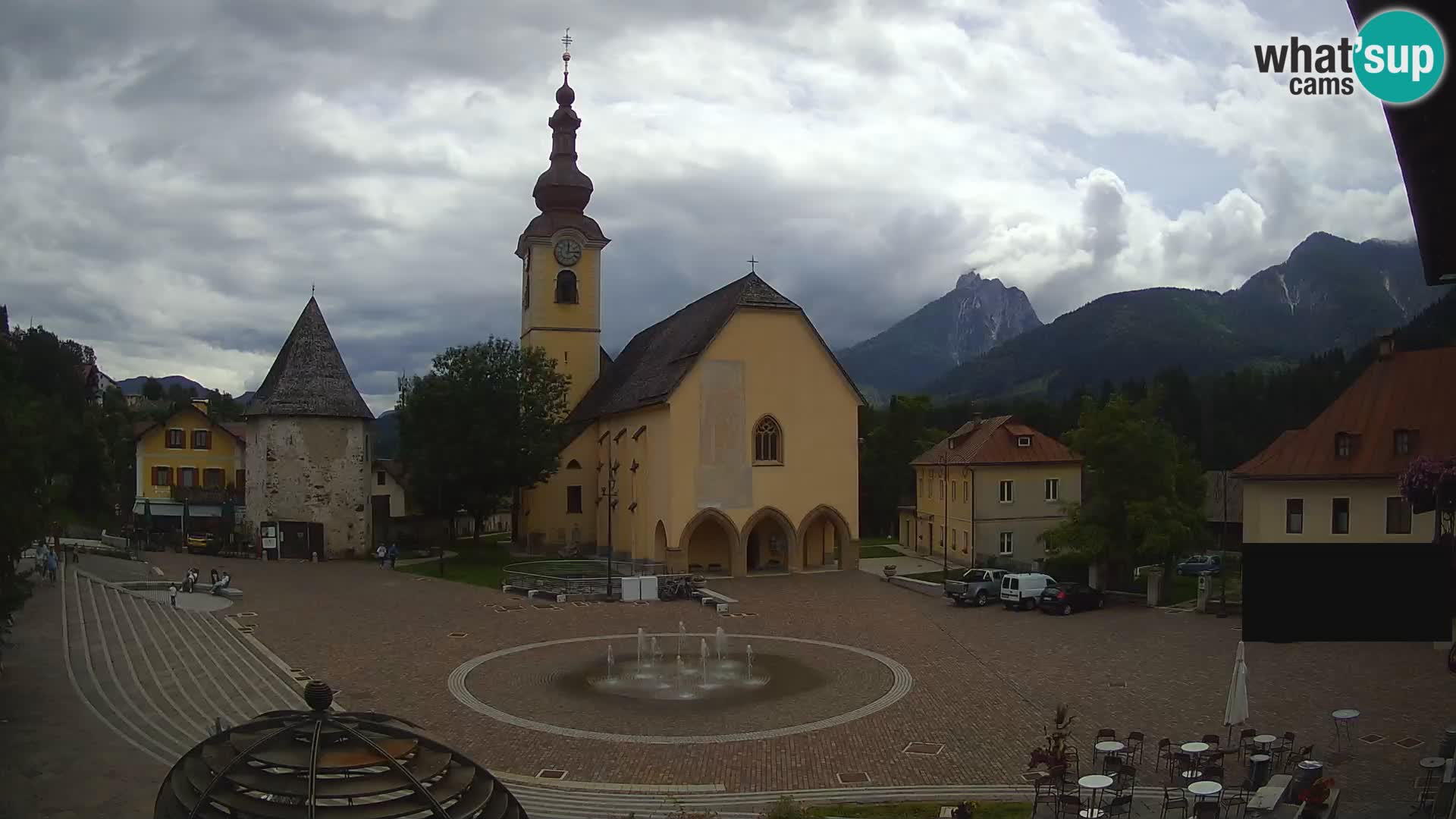 Tarvis – Platz Unità / Kirche SS.Pietro und Paolo Apostoli