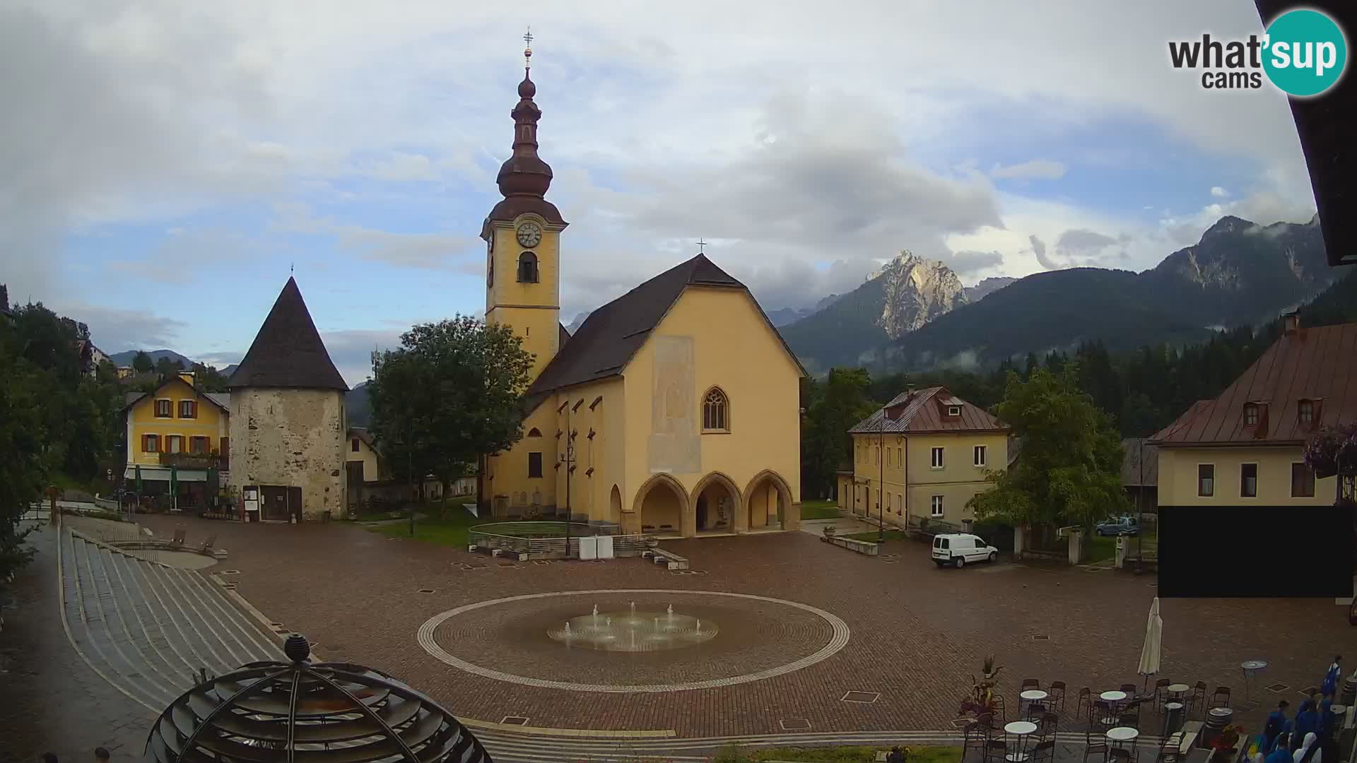 Tarvisio – plaza Unità / Iglesia SS.Pietro e Paolo Apostoli