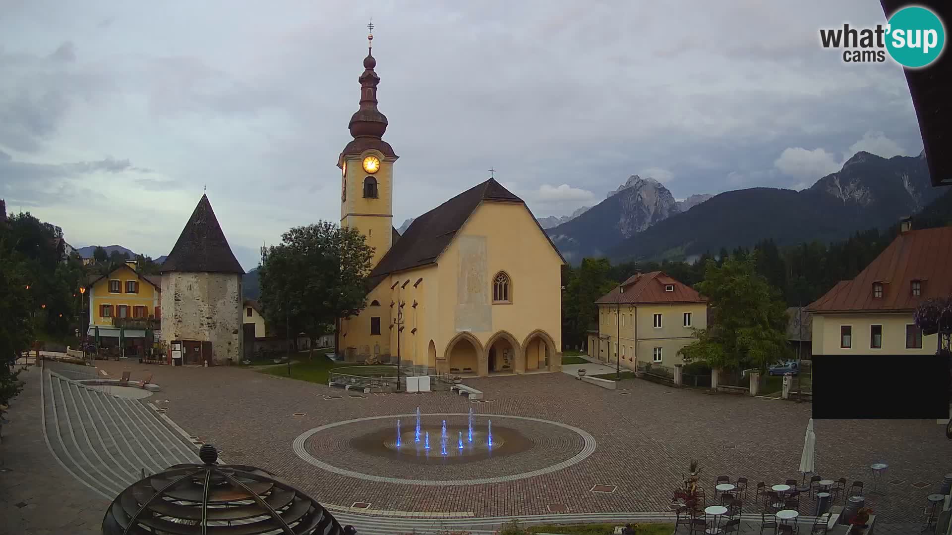 Tarvisio – plaza Unità / Iglesia SS.Pietro e Paolo Apostoli