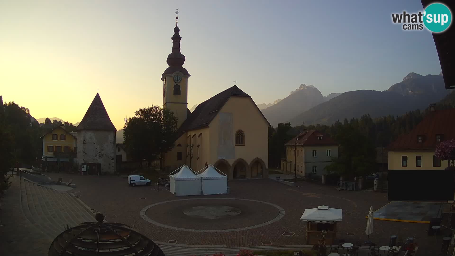 Tarvis – Platz Unità / Kirche SS.Pietro und Paolo Apostoli