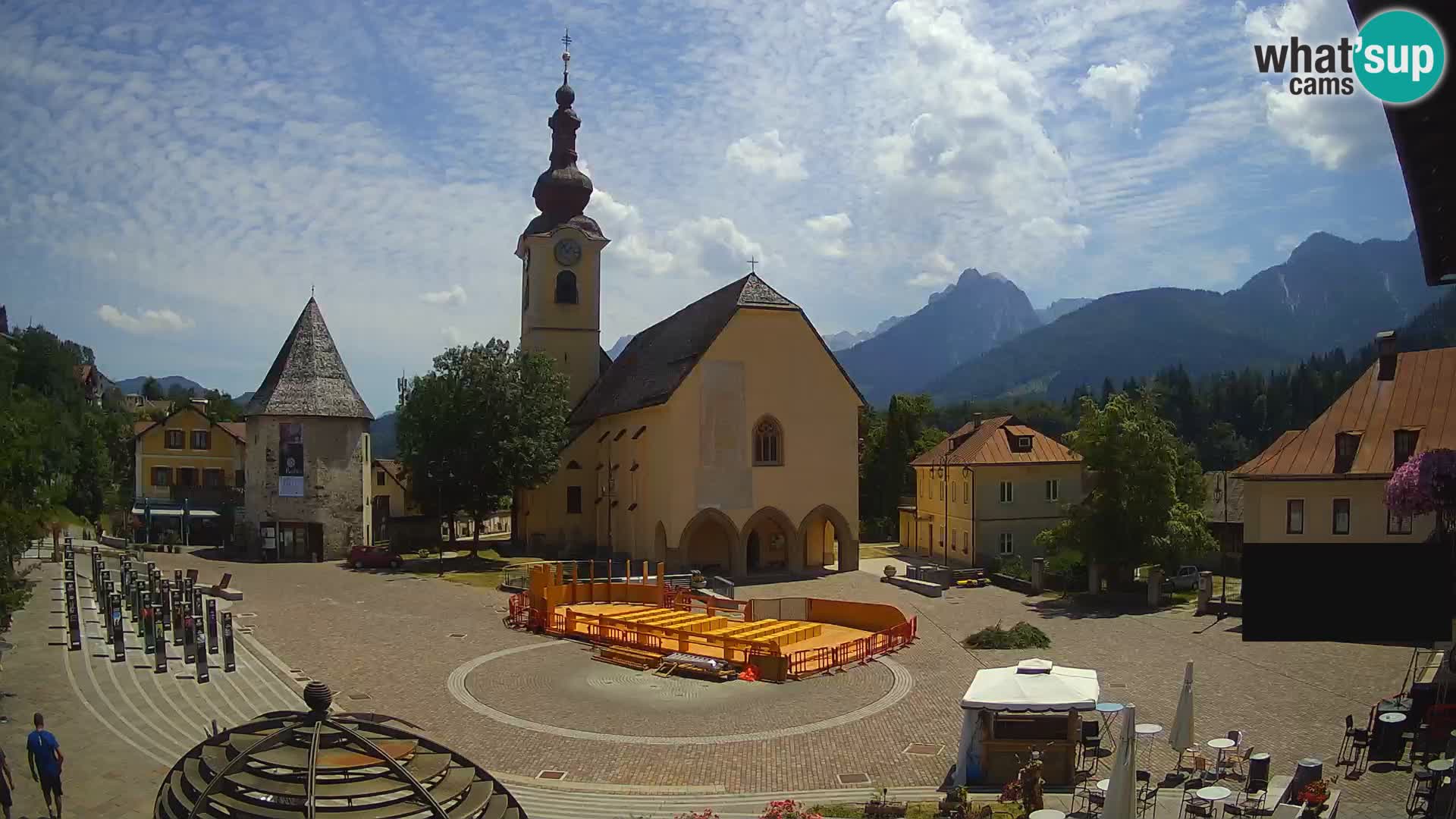 Tarvisio – plaza Unità / Iglesia SS.Pietro e Paolo Apostoli