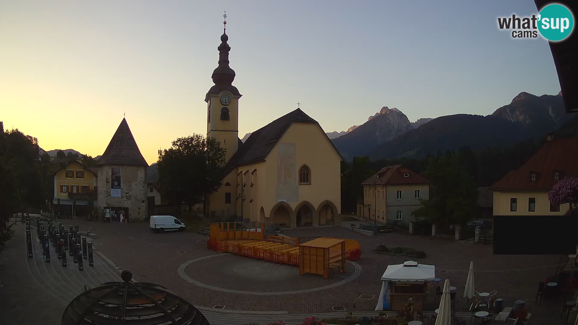 Tarvisio – Piazza Unità / Parrocchia SS.Pietro e Paolo Apostoli