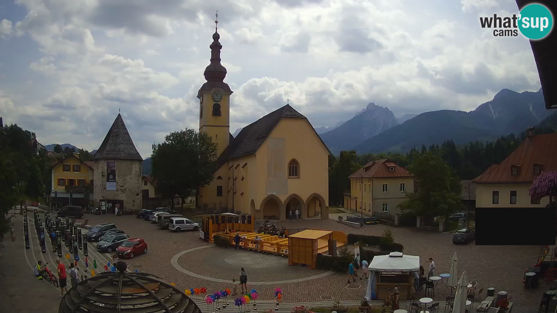 Tarvis – Platz Unità / Kirche SS.Pietro und Paolo Apostoli