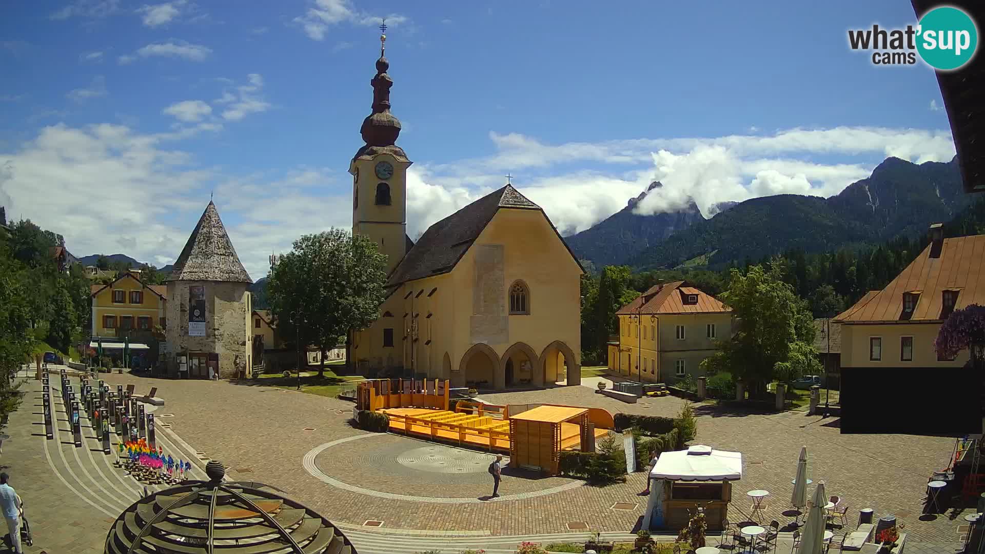 Tarvis – Platz Unità / Kirche SS.Pietro und Paolo Apostoli