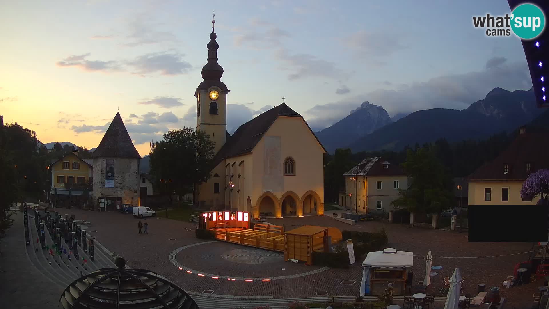 Tarvis – Platz Unità / Kirche SS.Pietro und Paolo Apostoli