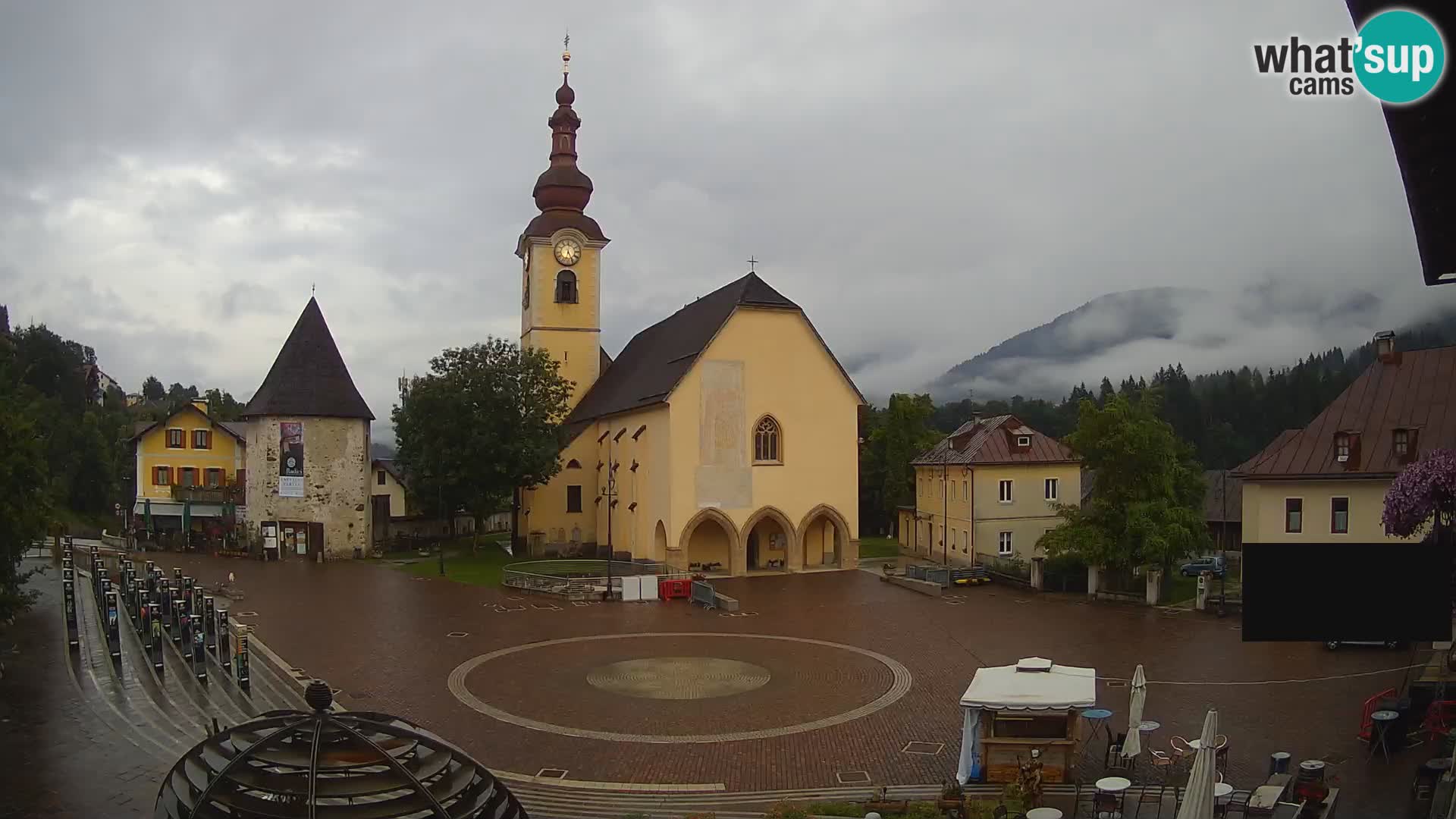 Tarvisio – plaza Unità / Iglesia SS.Pietro e Paolo Apostoli