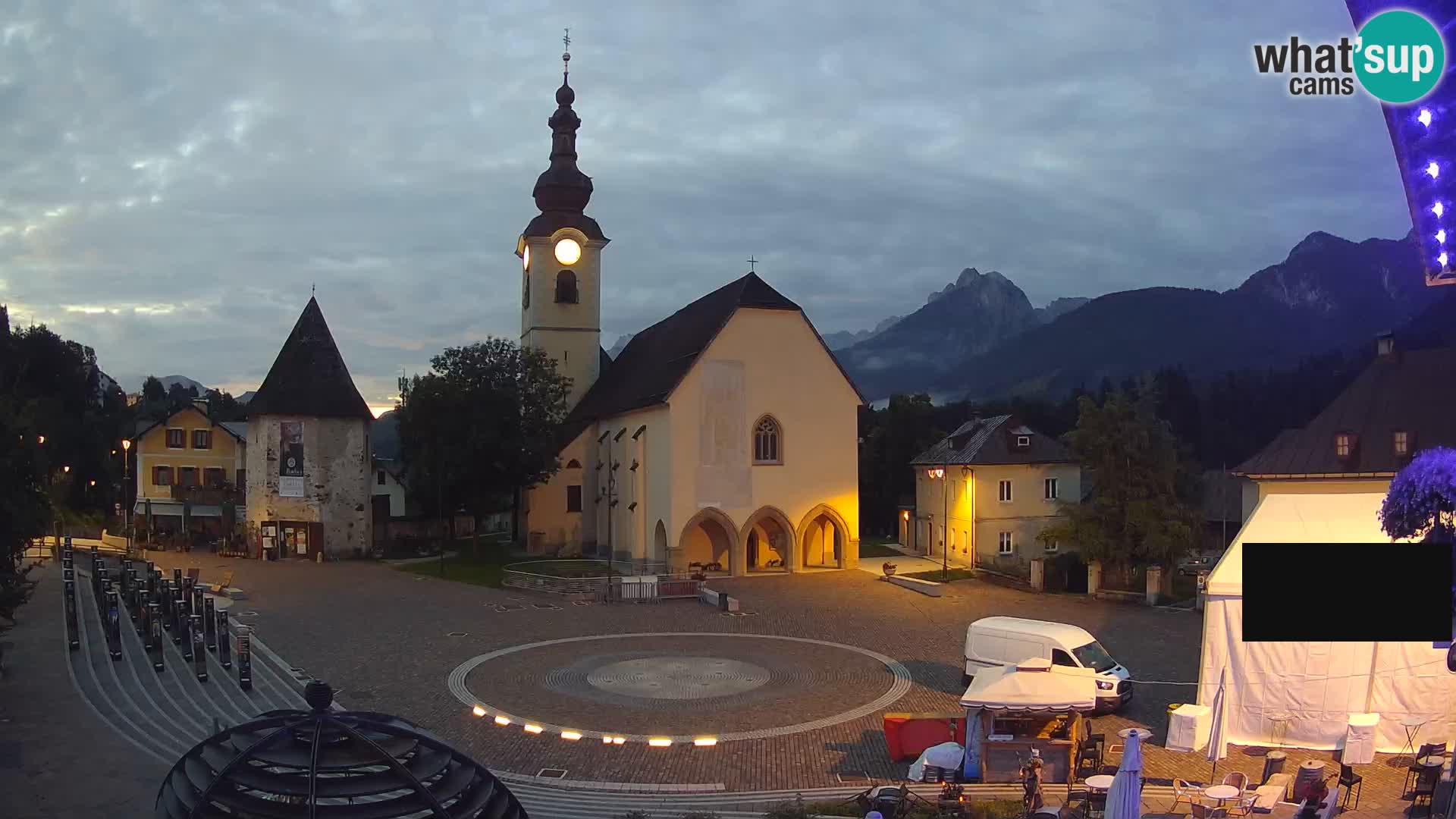 Tarvis – Platz Unità / Kirche SS.Pietro und Paolo Apostoli
