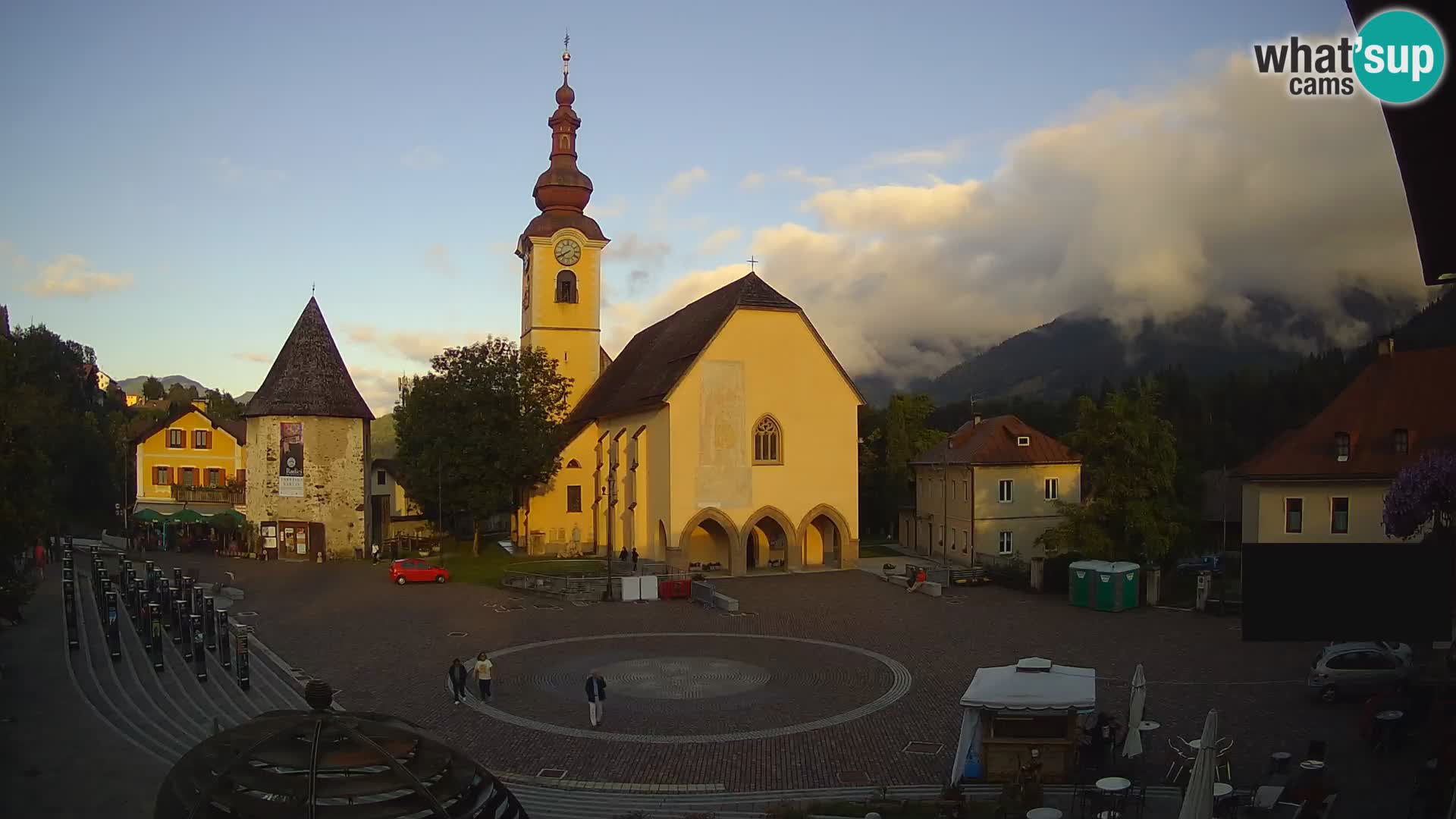 Tarvis – Platz Unità / Kirche SS.Pietro und Paolo Apostoli