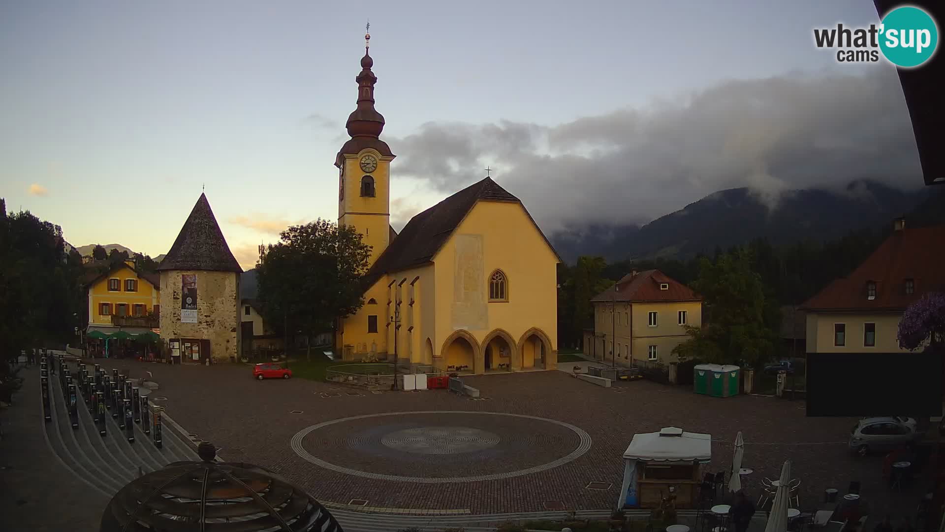 Tarvisio – plaza Unità / Iglesia SS.Pietro e Paolo Apostoli