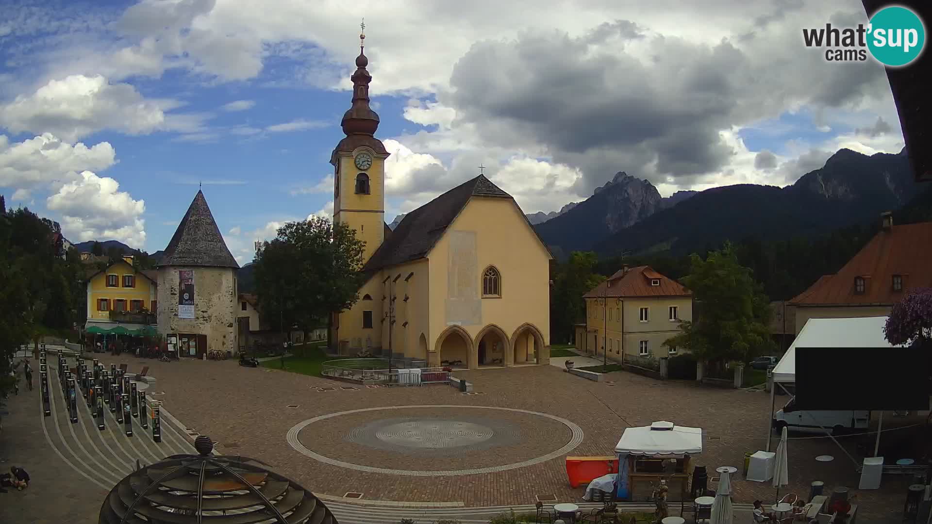 Tarvis – Platz Unità / Kirche SS.Pietro und Paolo Apostoli