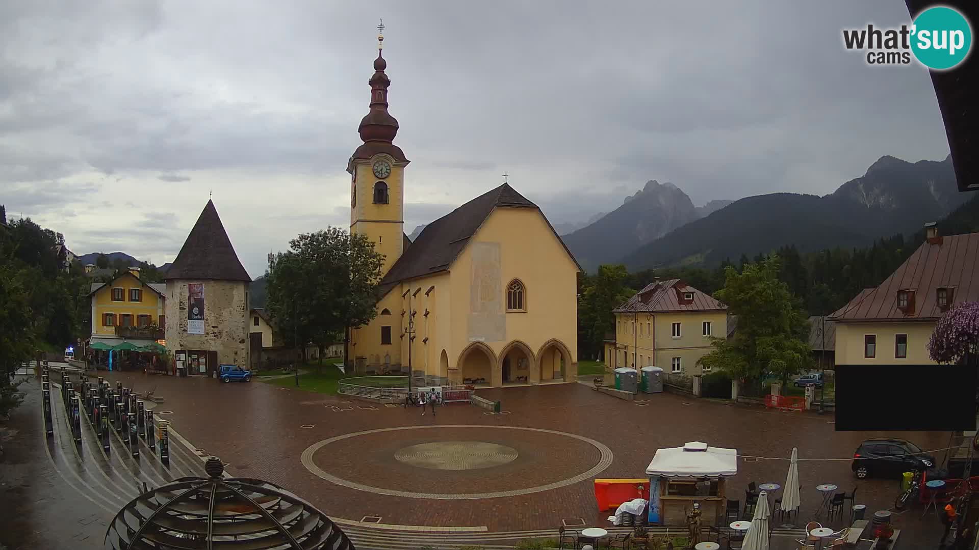 Tarvisio – plaza Unità / Iglesia SS.Pietro e Paolo Apostoli