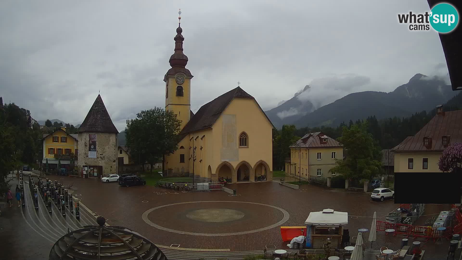 Tarvisio – plaza Unità / Iglesia SS.Pietro e Paolo Apostoli