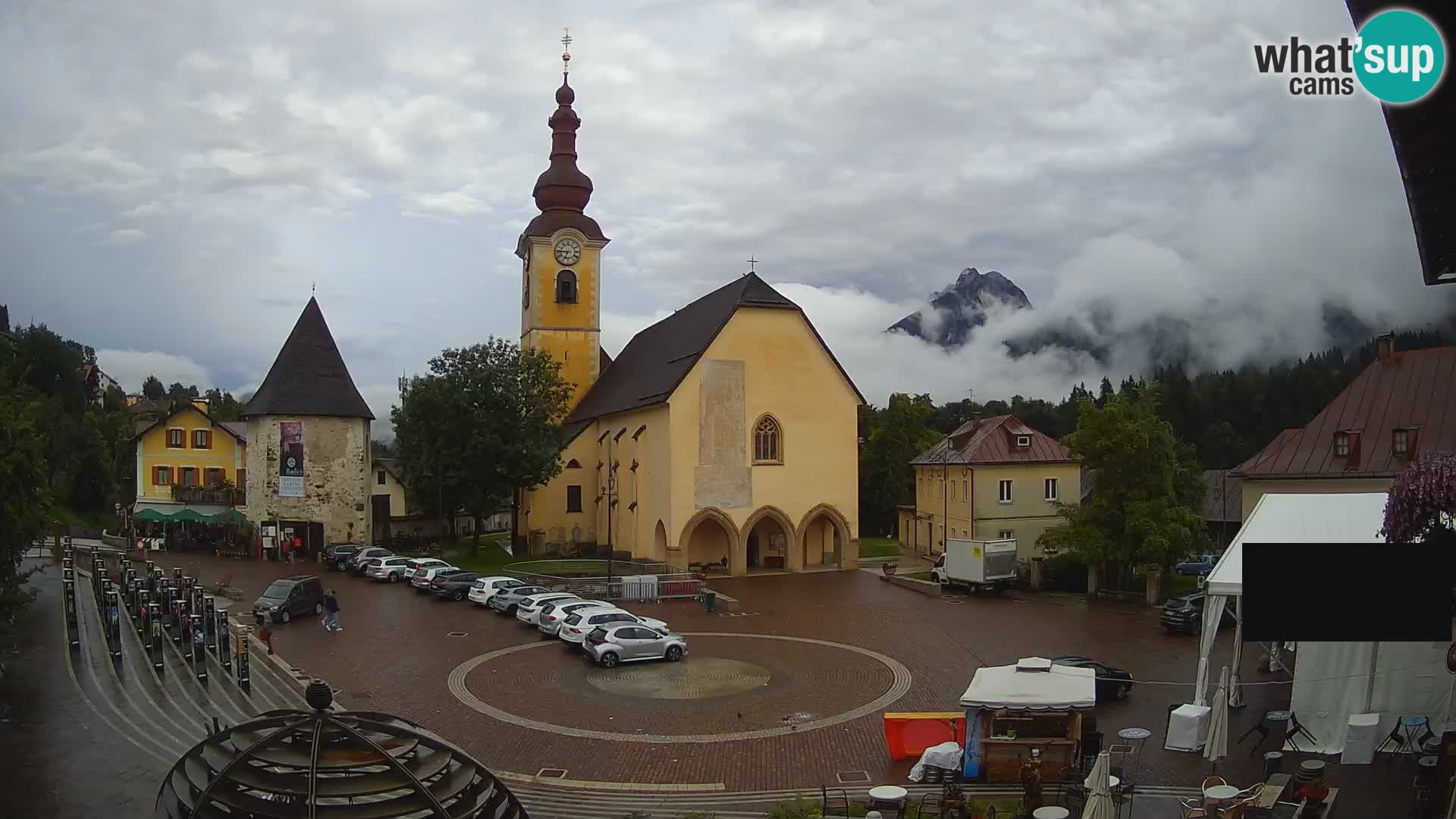 Tarvis – Platz Unità / Kirche SS.Pietro und Paolo Apostoli
