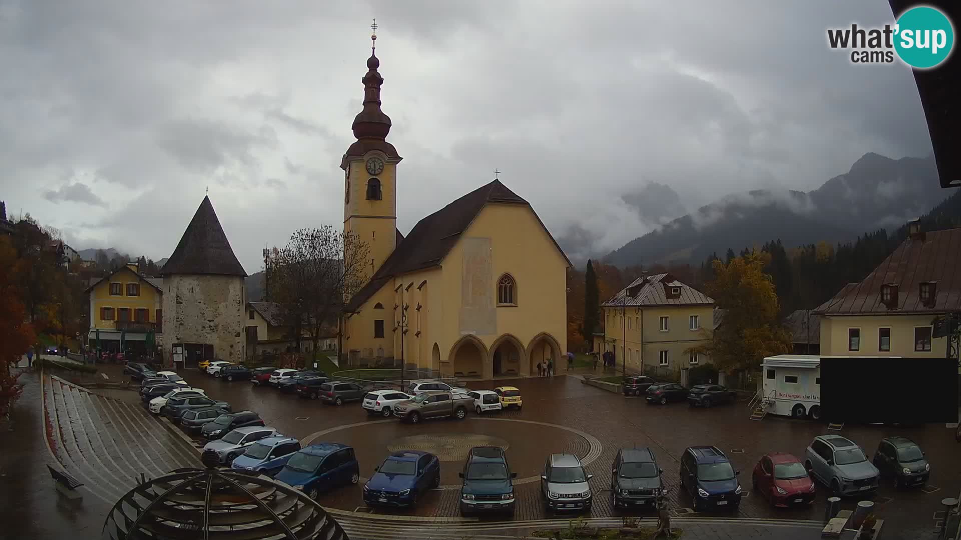 Tarvisio – plaza Unità / Iglesia SS.Pietro e Paolo Apostoli