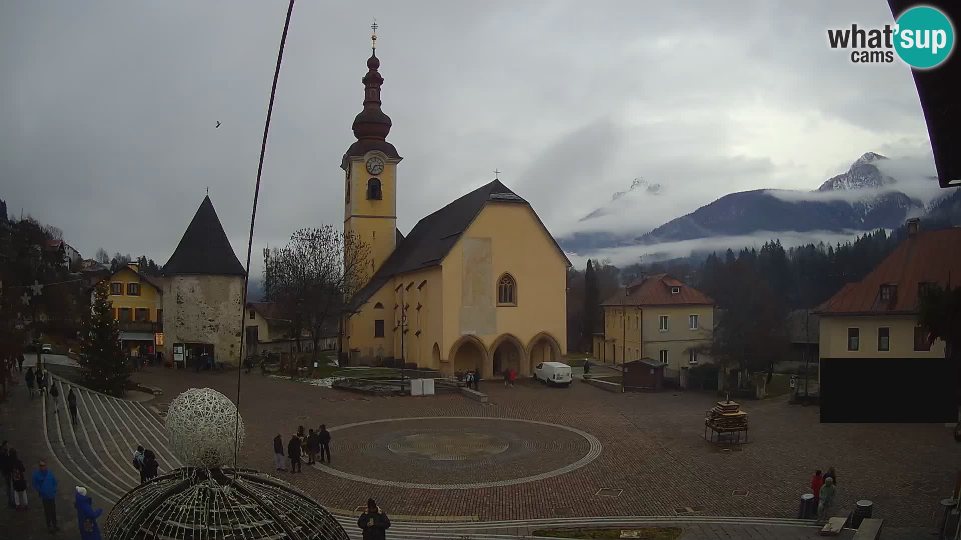 Tarvisio – plaza Unità / Iglesia SS.Pietro e Paolo Apostoli