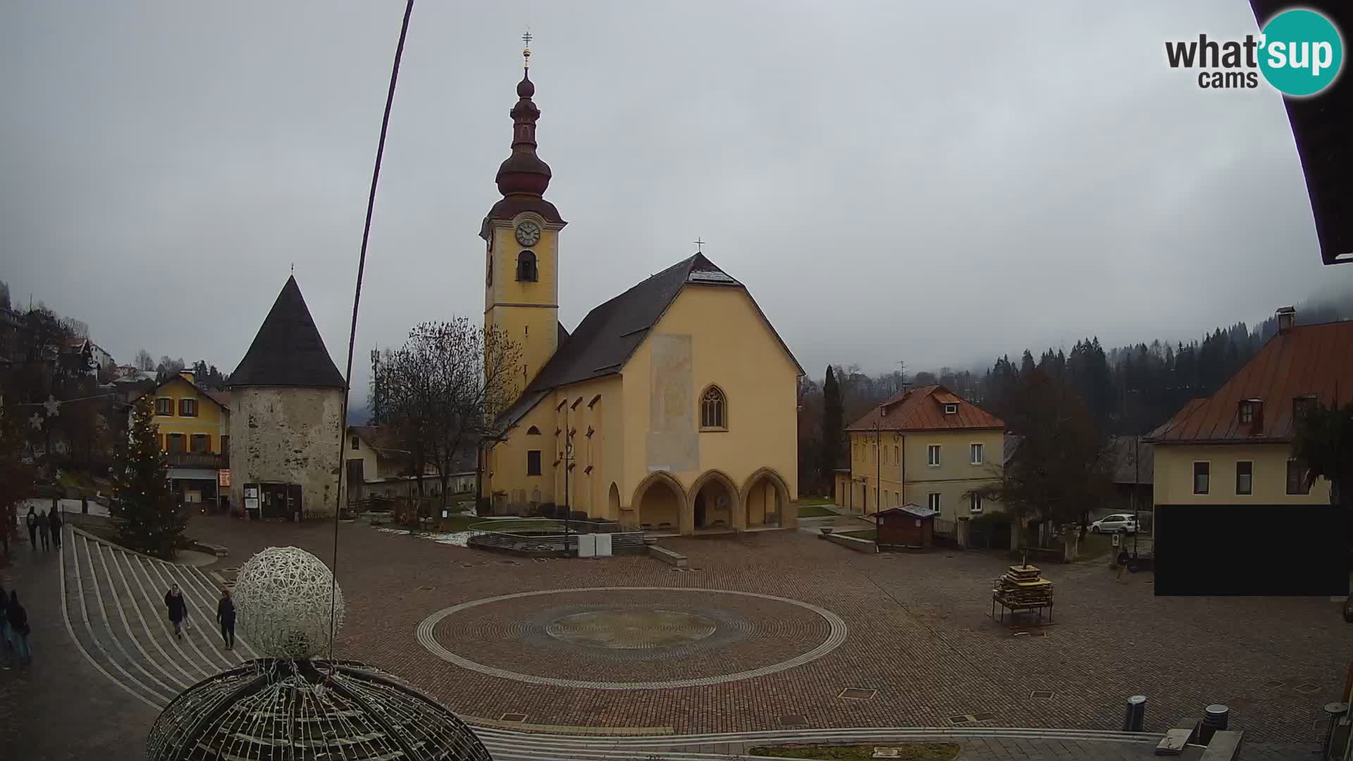 Trbiž – trg Unità / cerkev SS.Pietro in Paolo Apostoli