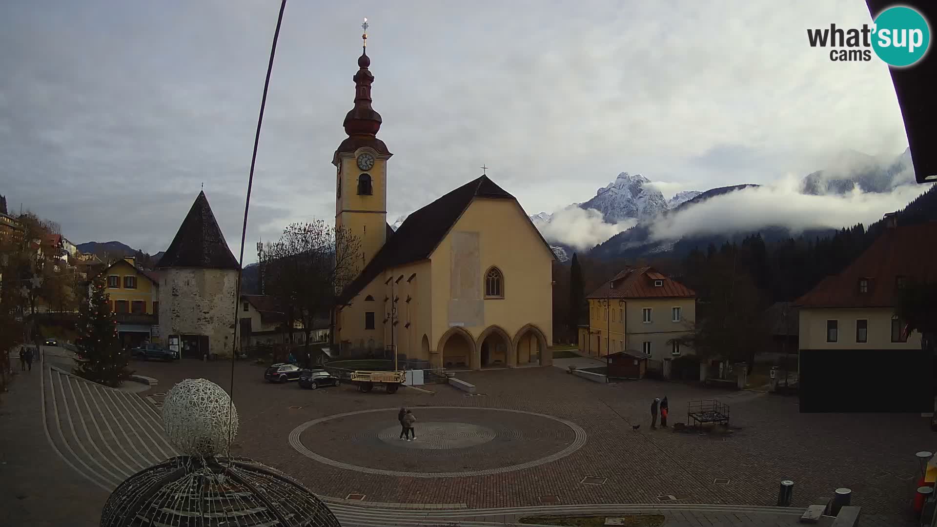 Trbiž – trg Unità / cerkev SS.Pietro in Paolo Apostoli