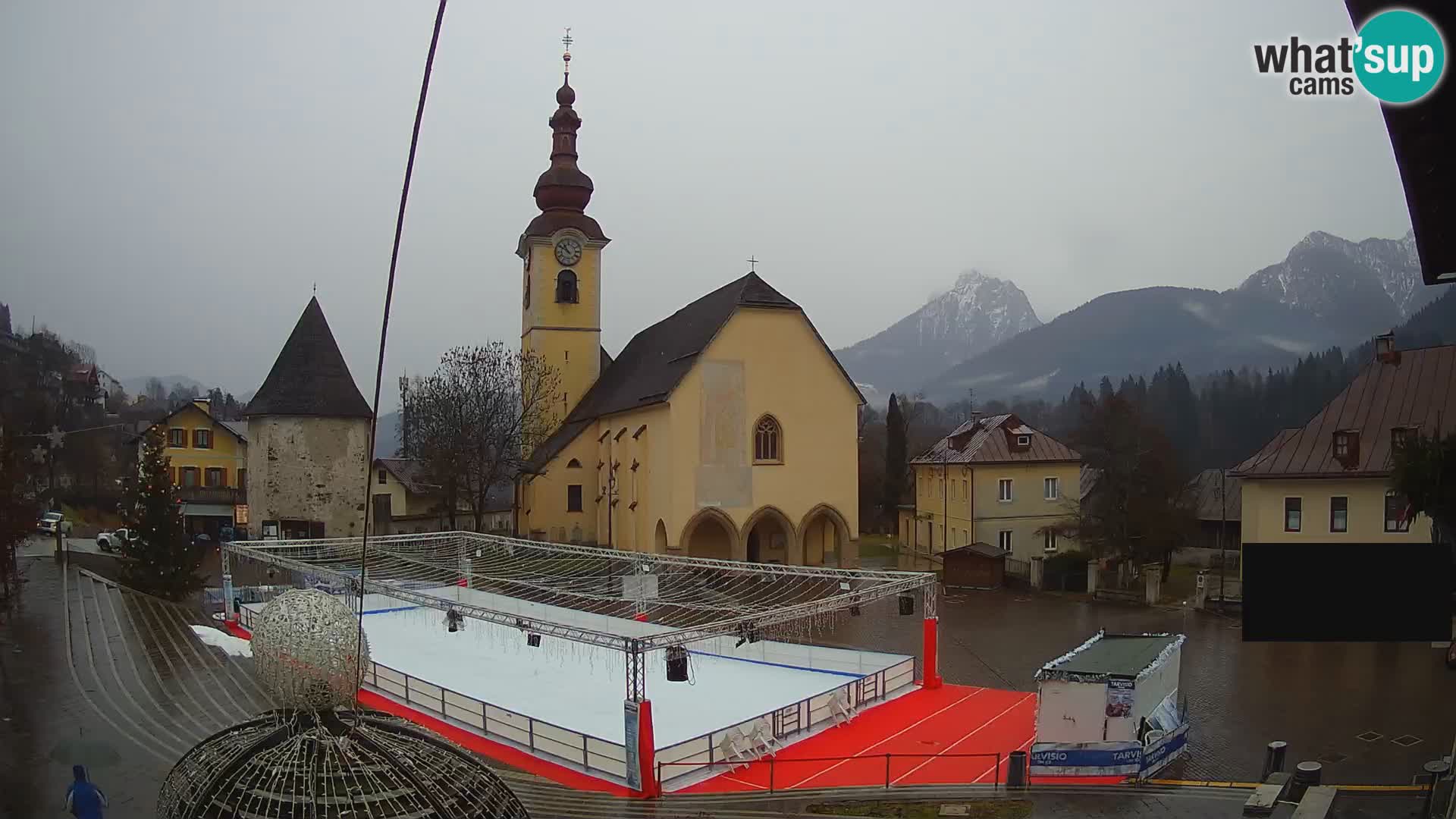 Tarvis – Platz Unità / Kirche SS.Pietro und Paolo Apostoli