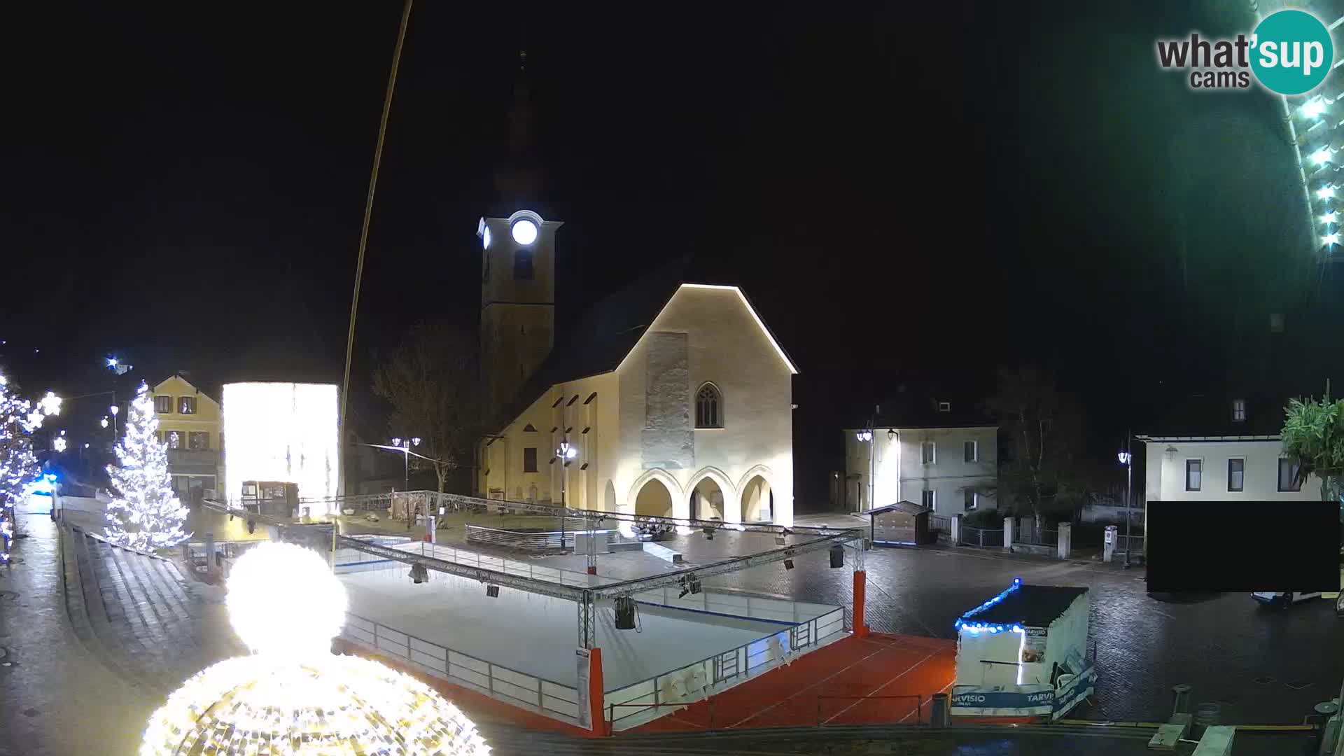 Tarvis – Platz Unità / Kirche SS.Pietro und Paolo Apostoli