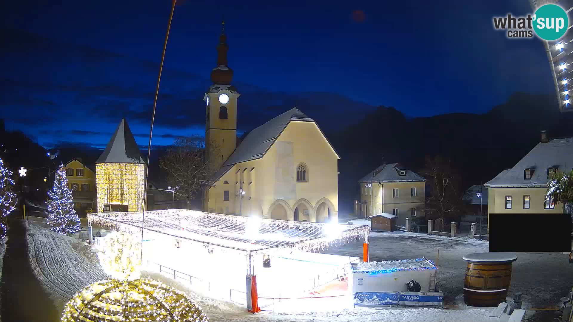 Tarvisio – plaza Unità / Iglesia SS.Pietro e Paolo Apostoli