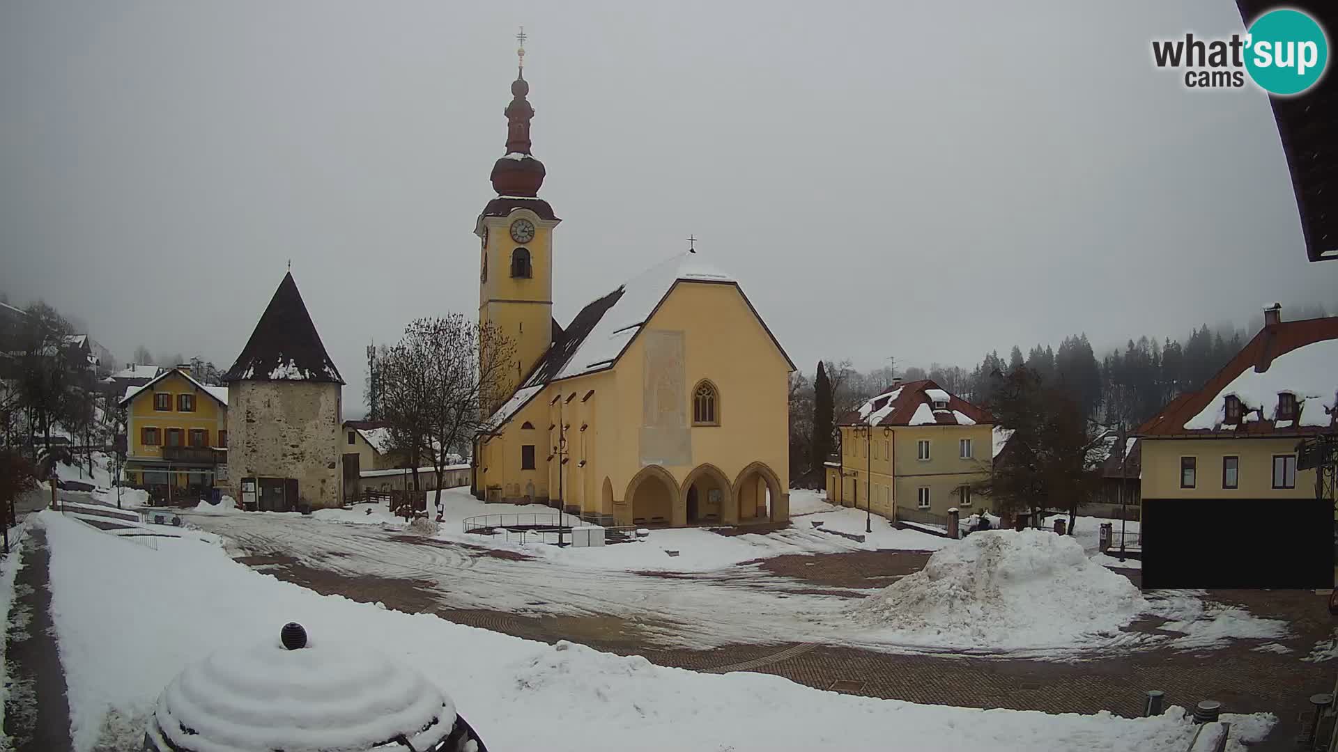 Tarvisio – plaza Unità / Iglesia SS.Pietro e Paolo Apostoli
