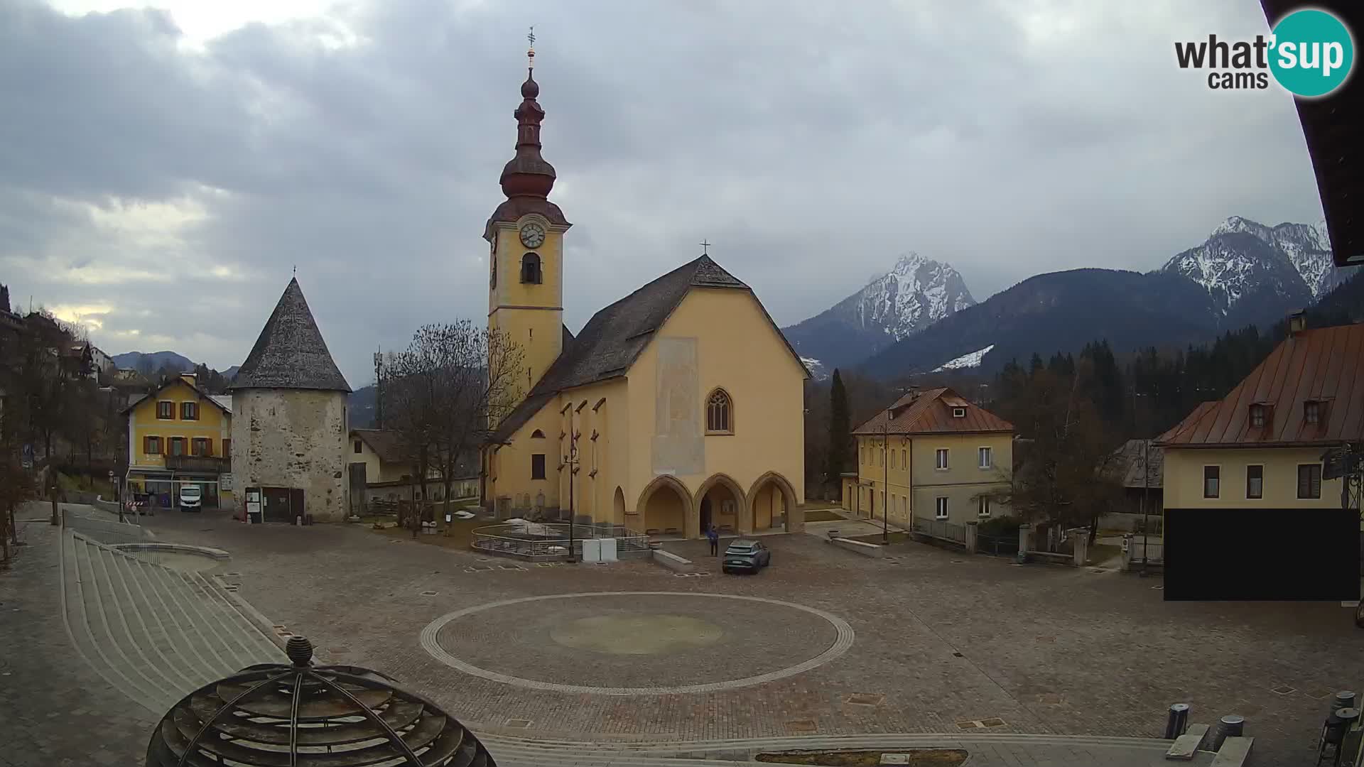 Tarvisio – carré Unità / église SS.Pietro e Paolo Apostoli