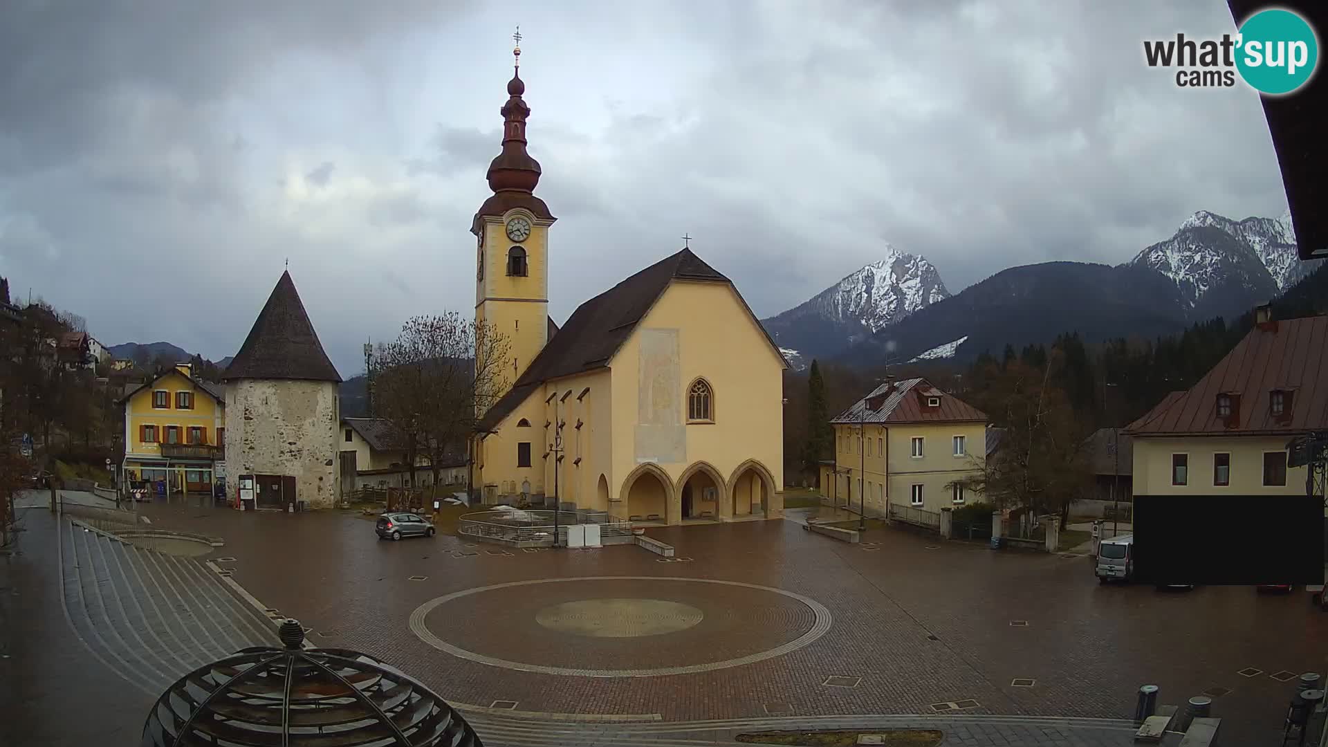 Tarvis – Platz Unità / Kirche SS.Pietro und Paolo Apostoli