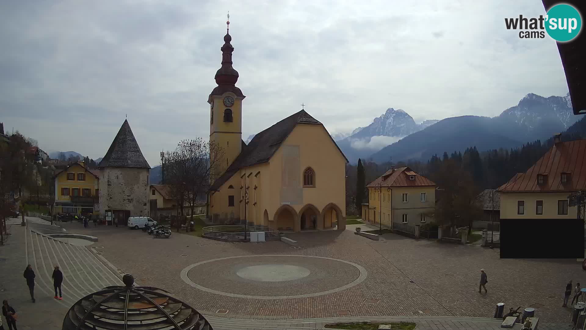 Tarvisio – plaza Unità / Iglesia SS.Pietro e Paolo Apostoli