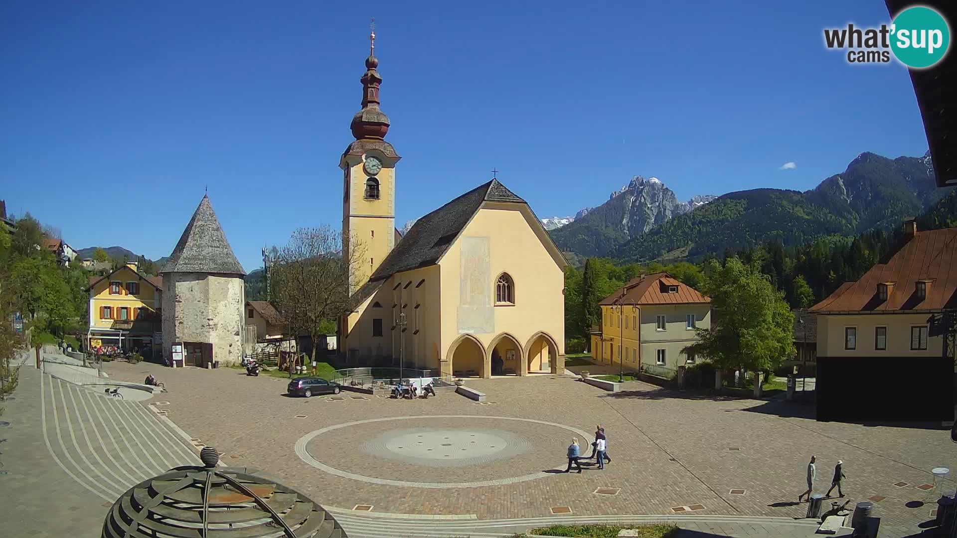 Tarvisio – plaza Unità / Iglesia SS.Pietro e Paolo Apostoli