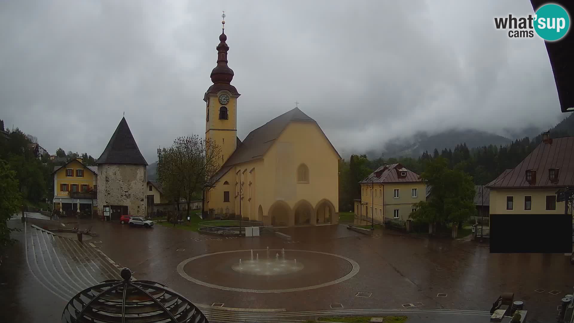 Tarvis – Platz Unità / Kirche SS.Pietro und Paolo Apostoli